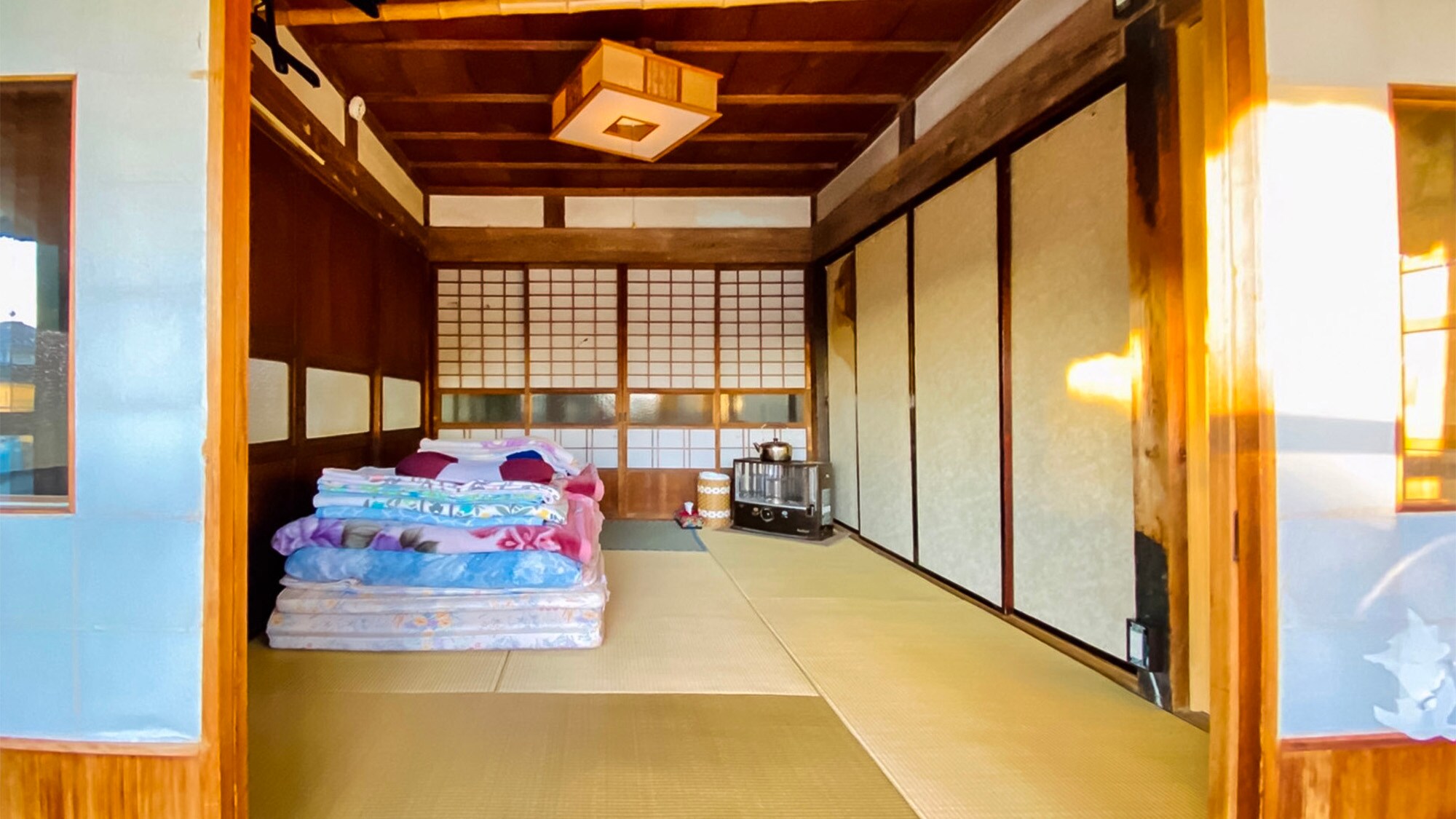 ・ It is an open large room where you can feel the scent of tatami mats.