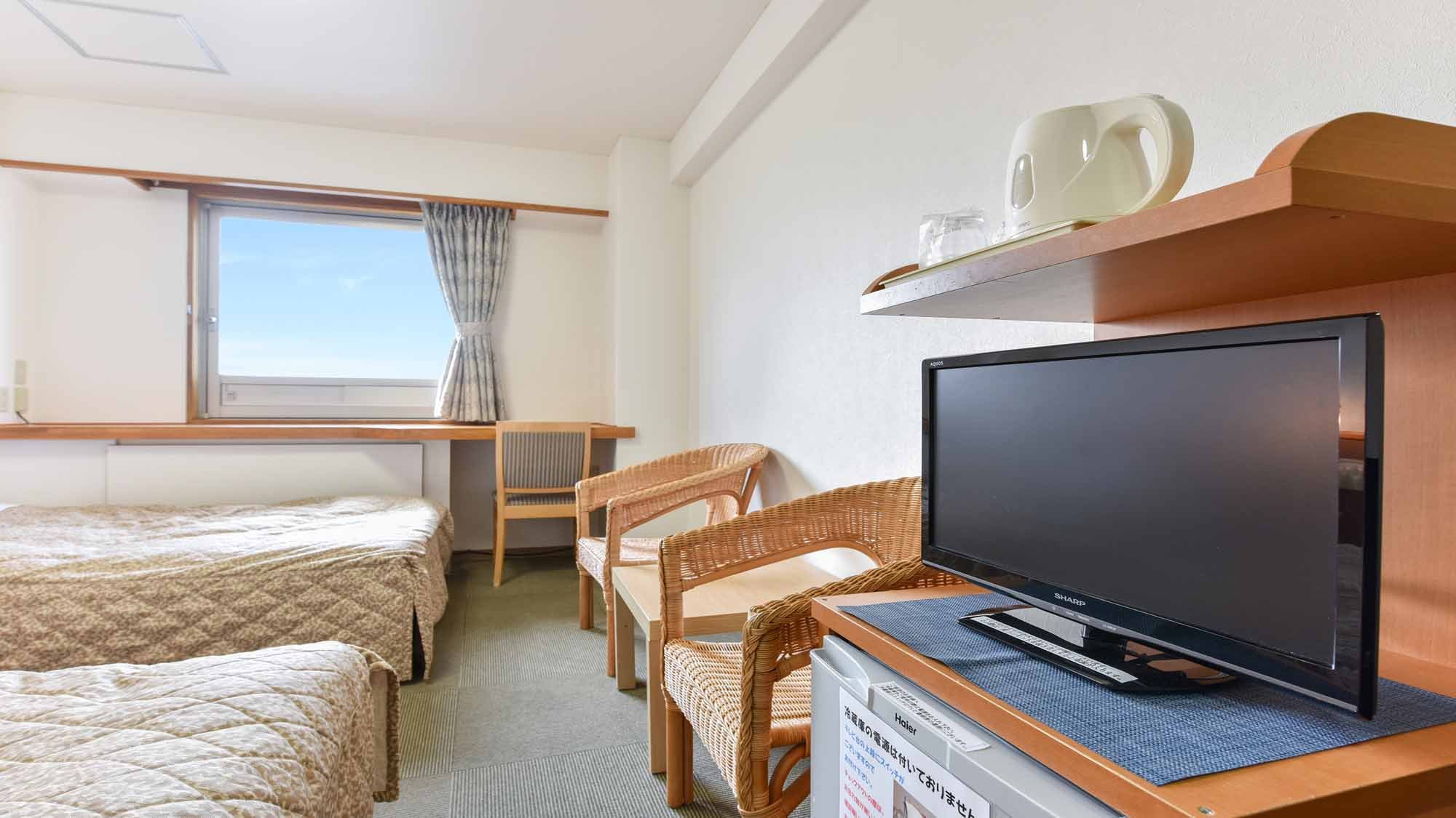 *[Example of guest room] Twin room (with bathroom and toilet) / Free Wi-Fi and wired LAN connection! Perfect for business and research
