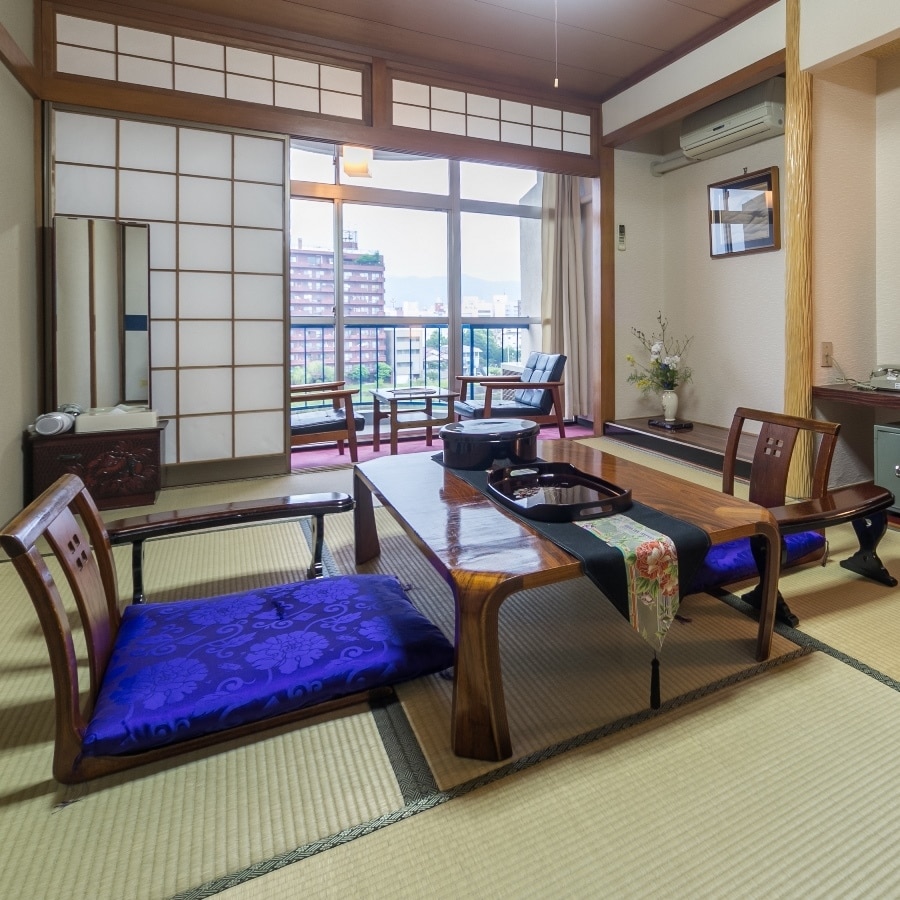 [Room] River side | Japanese-style room (8 tatami mats to 10 tatami mats) ★ Free Wi-Fi connection