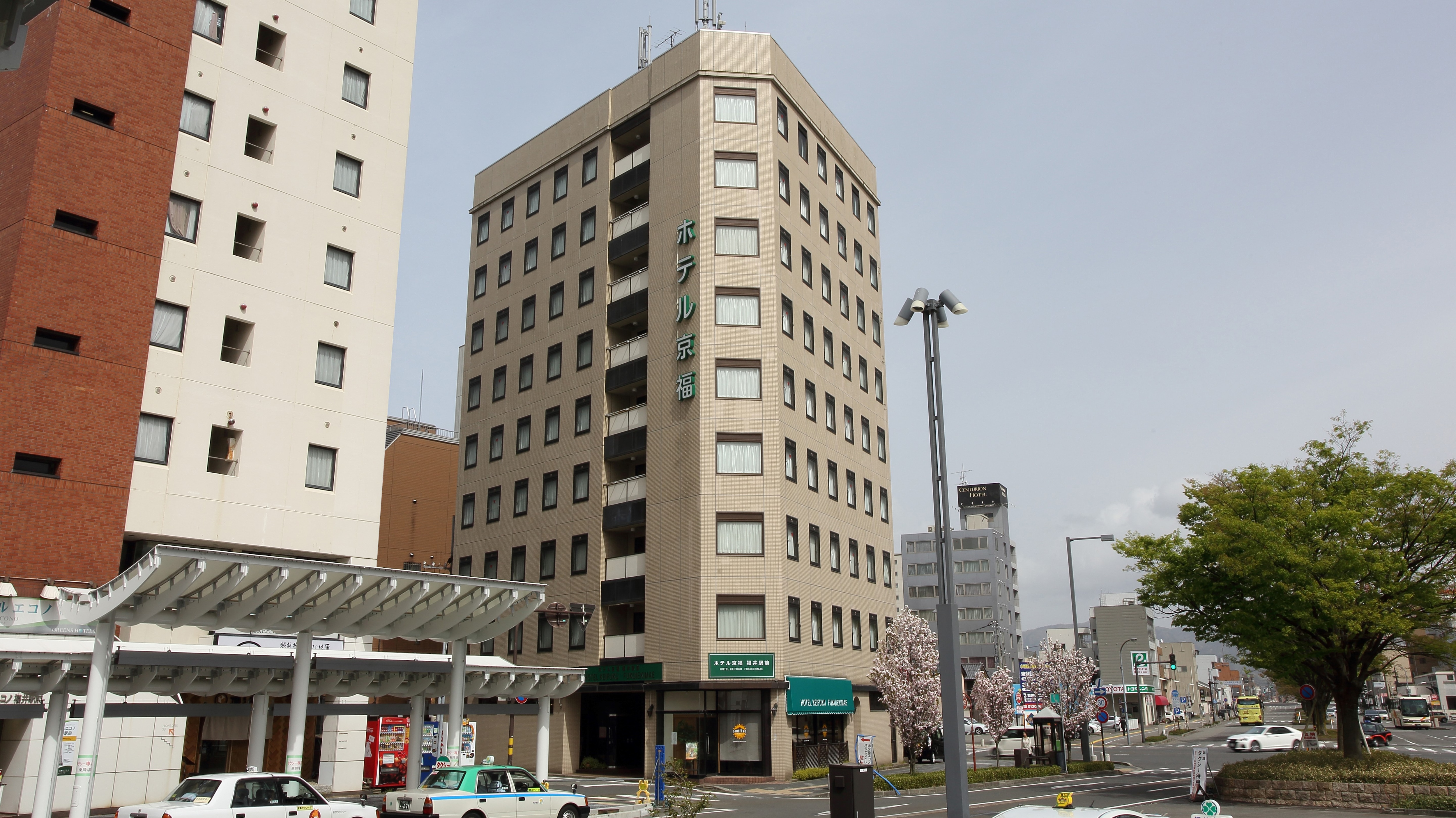 Eksterior Hotel Keifuku Fukui Station (siang hari)