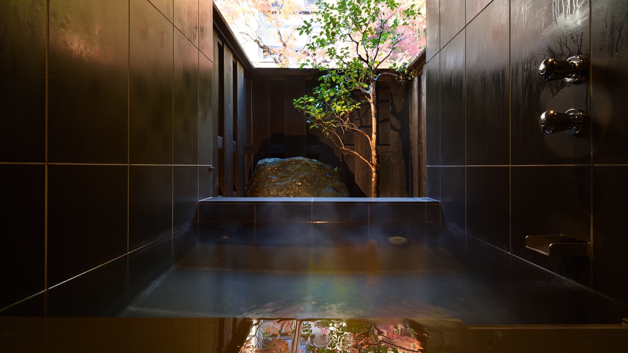 Japanese style room with semi-open-air bath [Uji]