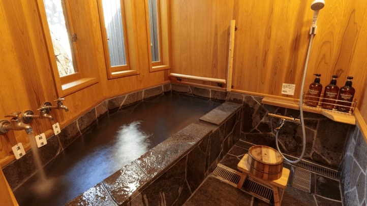 [Chartered bath (Tsubo-yu)] Anyone can use it free of charge if you make a reservation.