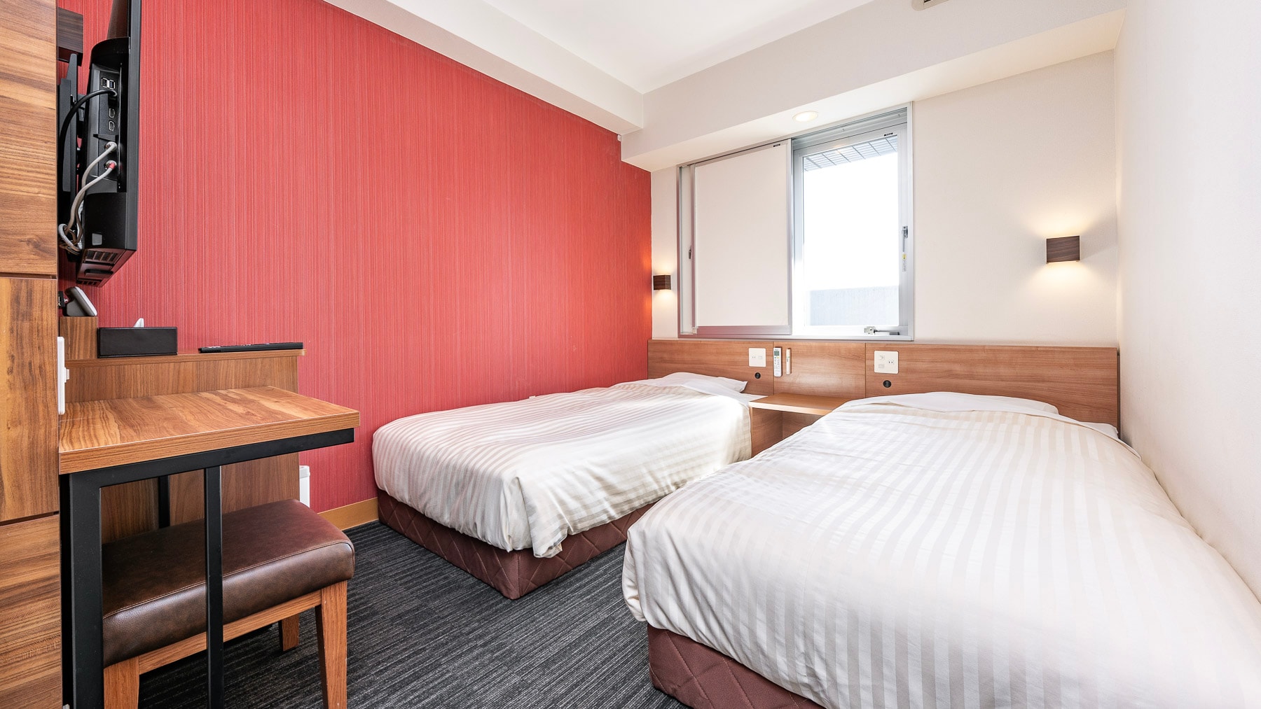 A maximum of 2 people can stay (including infants)