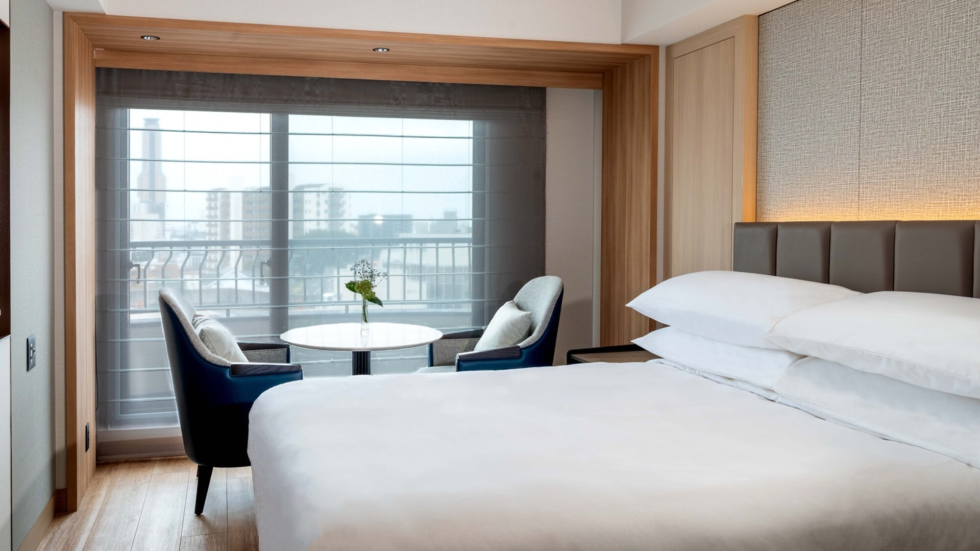 [Renovated guest room] Queen