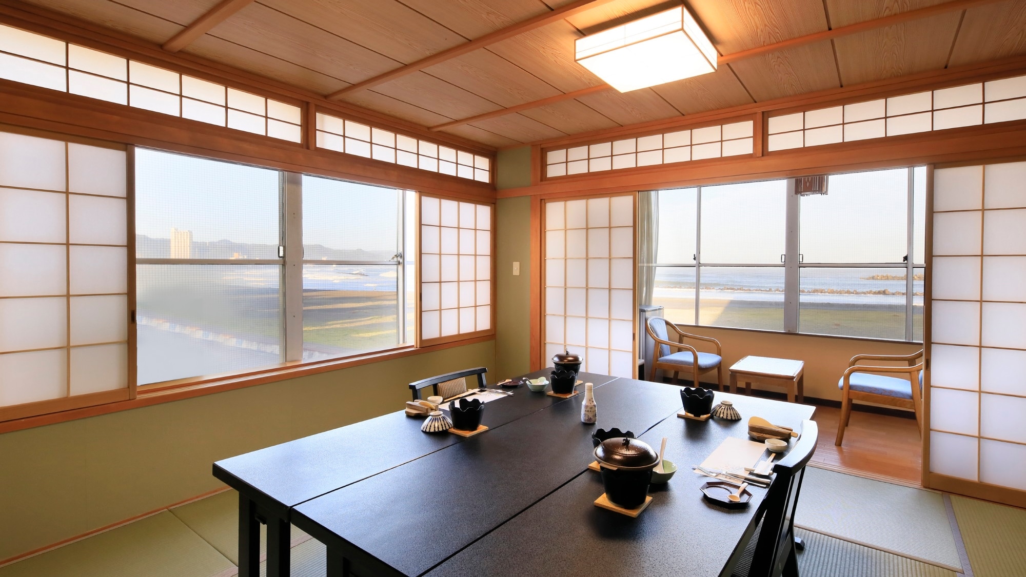 [Private dining room] You can enjoy your meal while looking out at the sea.