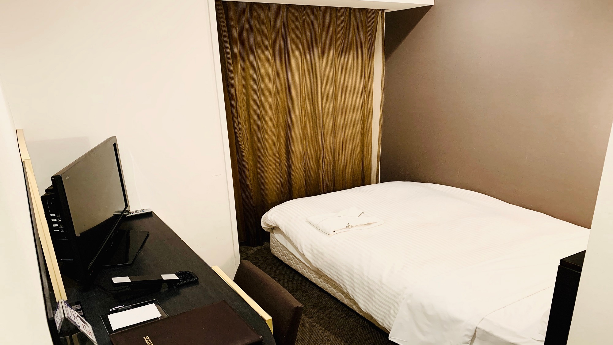 Semi-double room * Same as single room