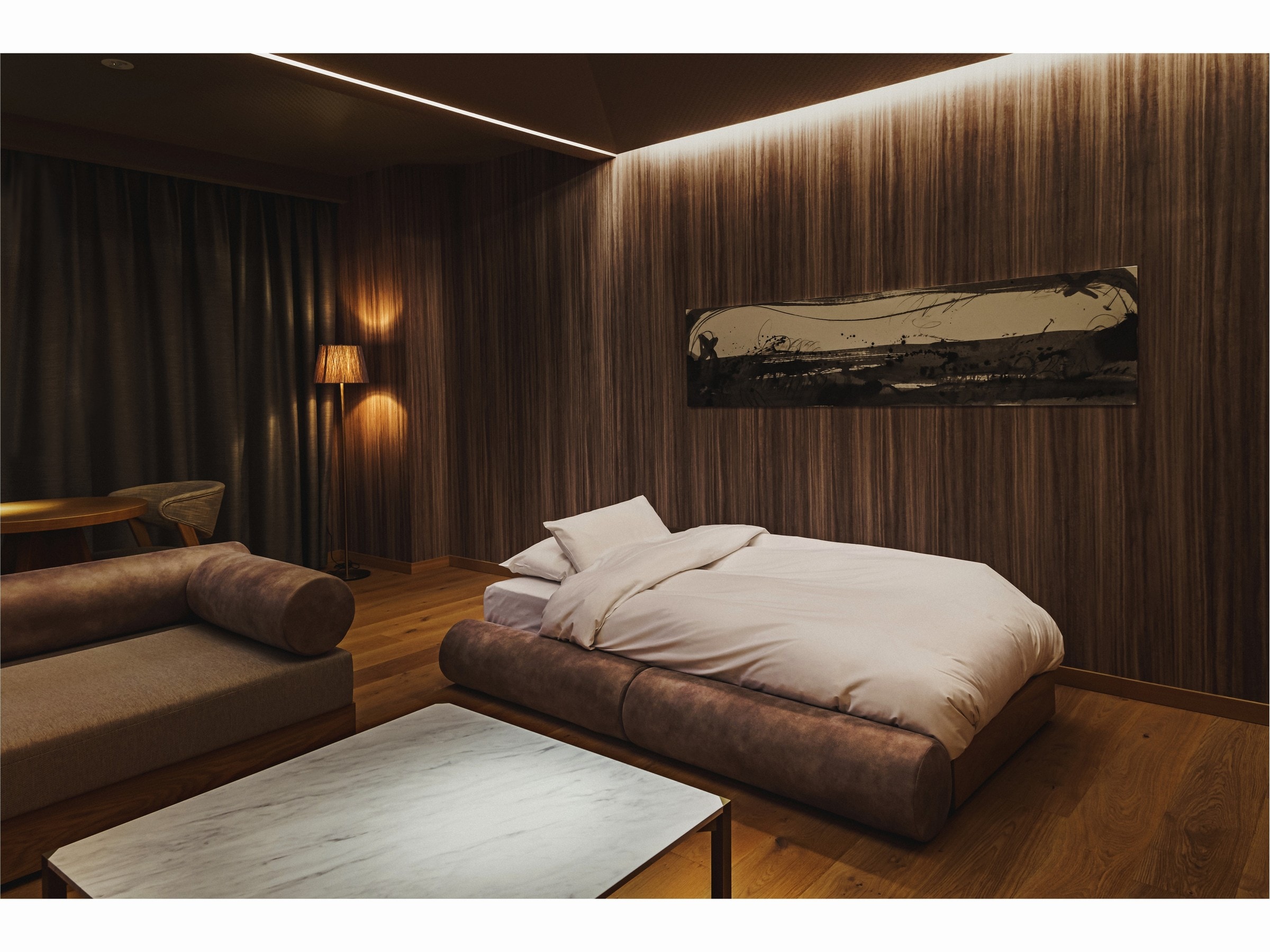 Tempat tidur sofa (suite roda tiga)