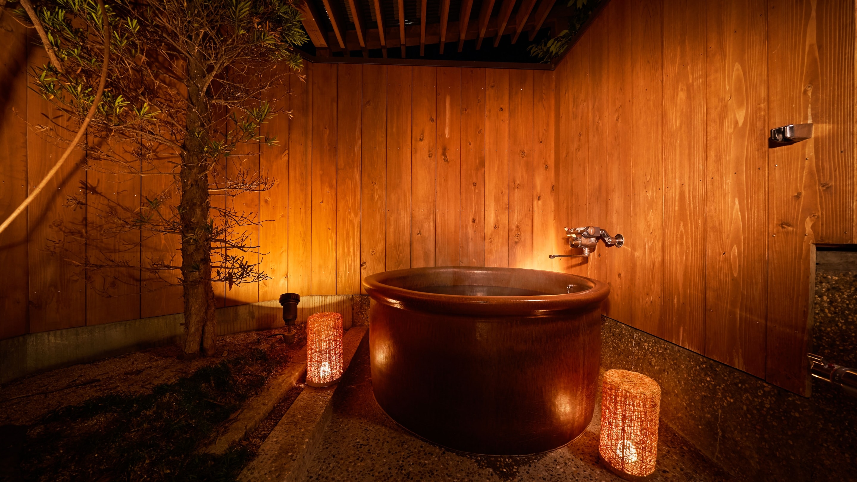 Superior Fourth Room with Open-Air Bath *An example of an open-air bath in a guest room