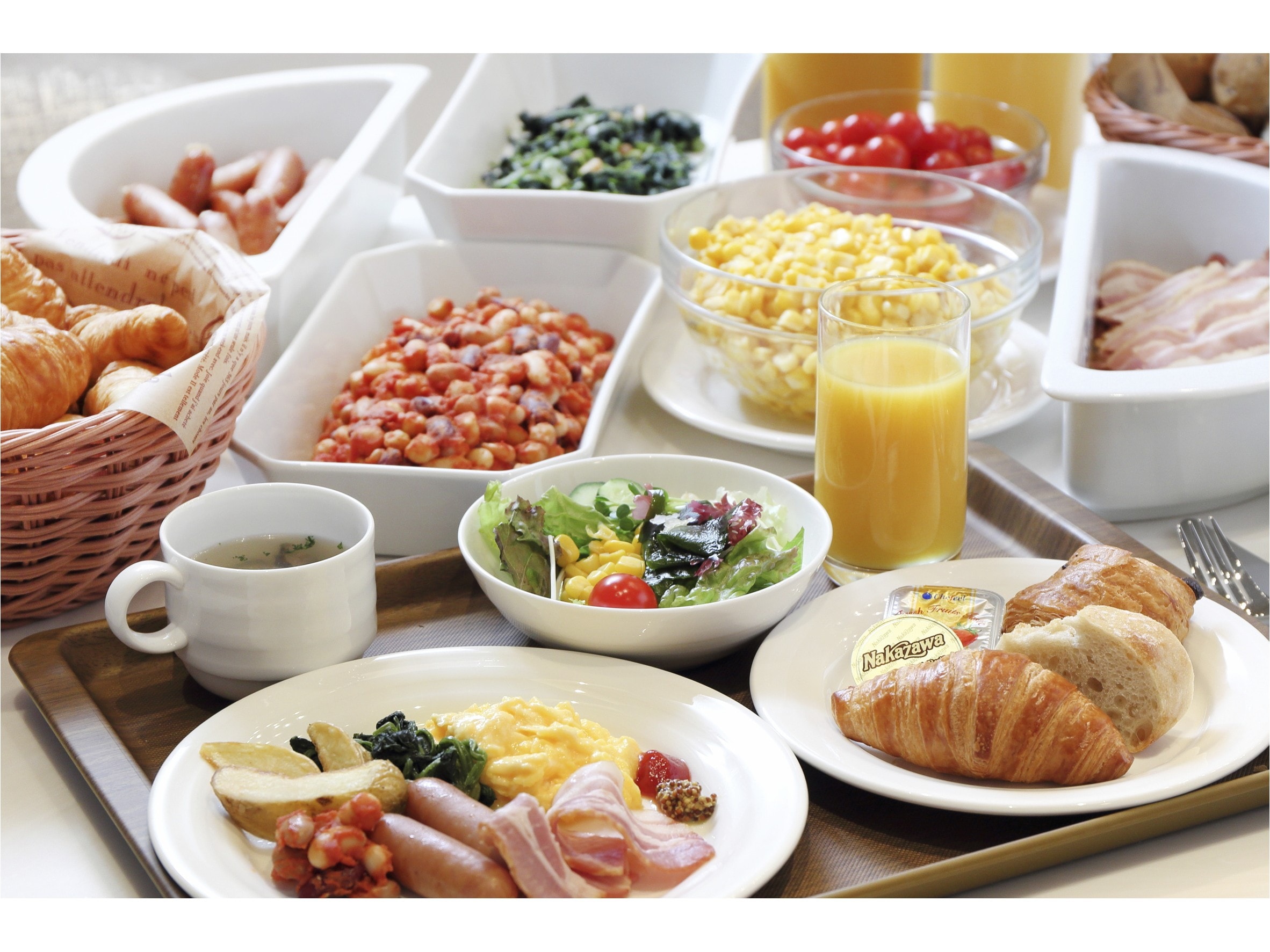 Breakfast 6: 30-10: 00 (9:45 last order)