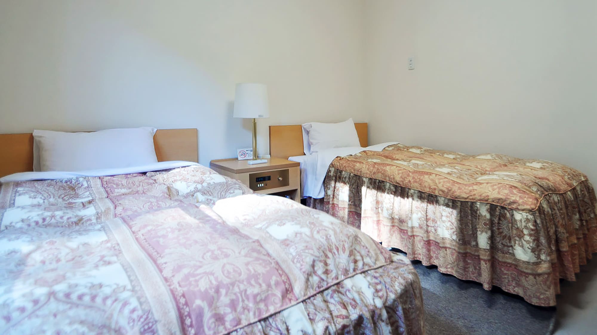 [Western-style twin room] Spacious and comfortable for two