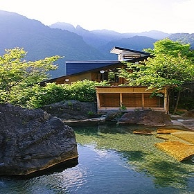 露天浴池清爽