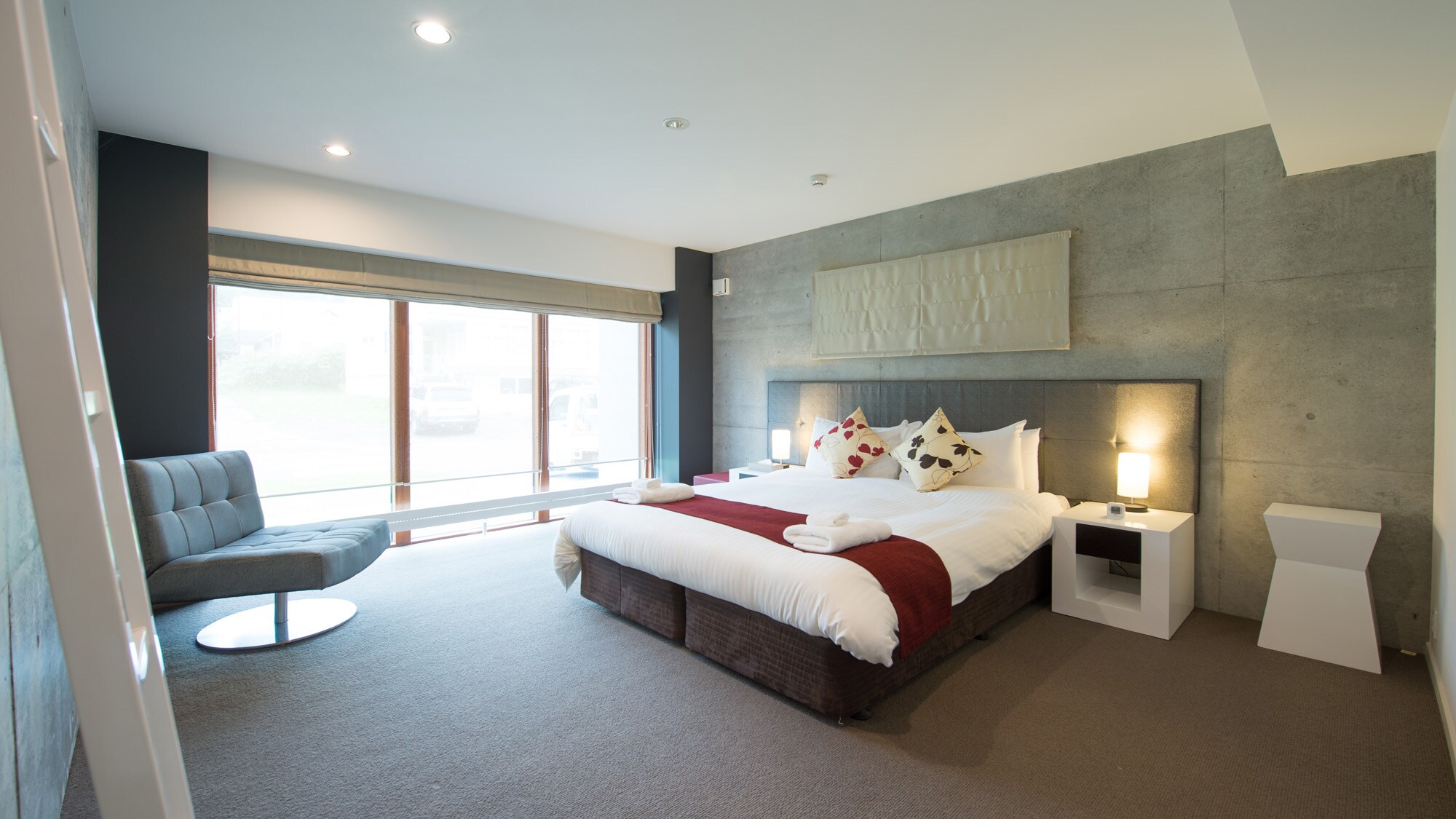 Bedroom (choice of twin or double)