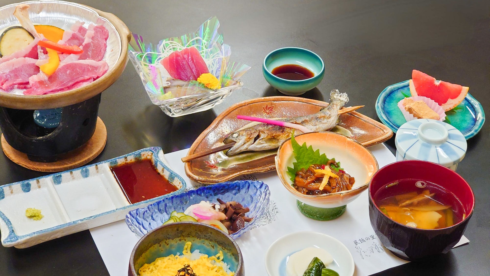 *[Example of Meal/Dinner] We will provide a Japanese meal of about 11 dishes, including beef grilled on a ceramic platter.