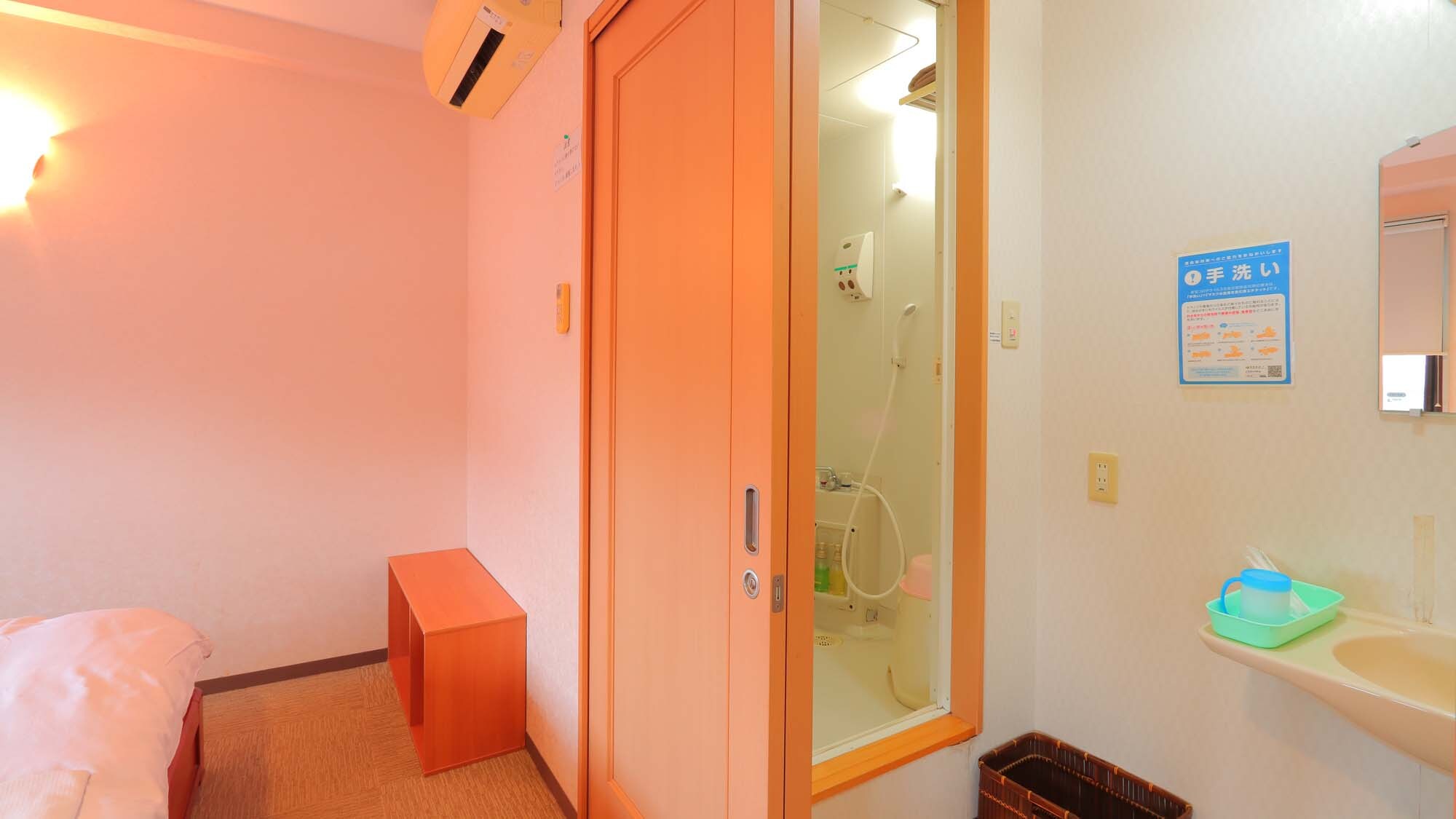 Western-style twin room