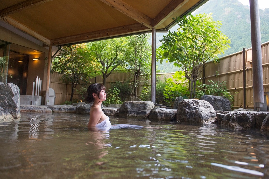 Open-air bath