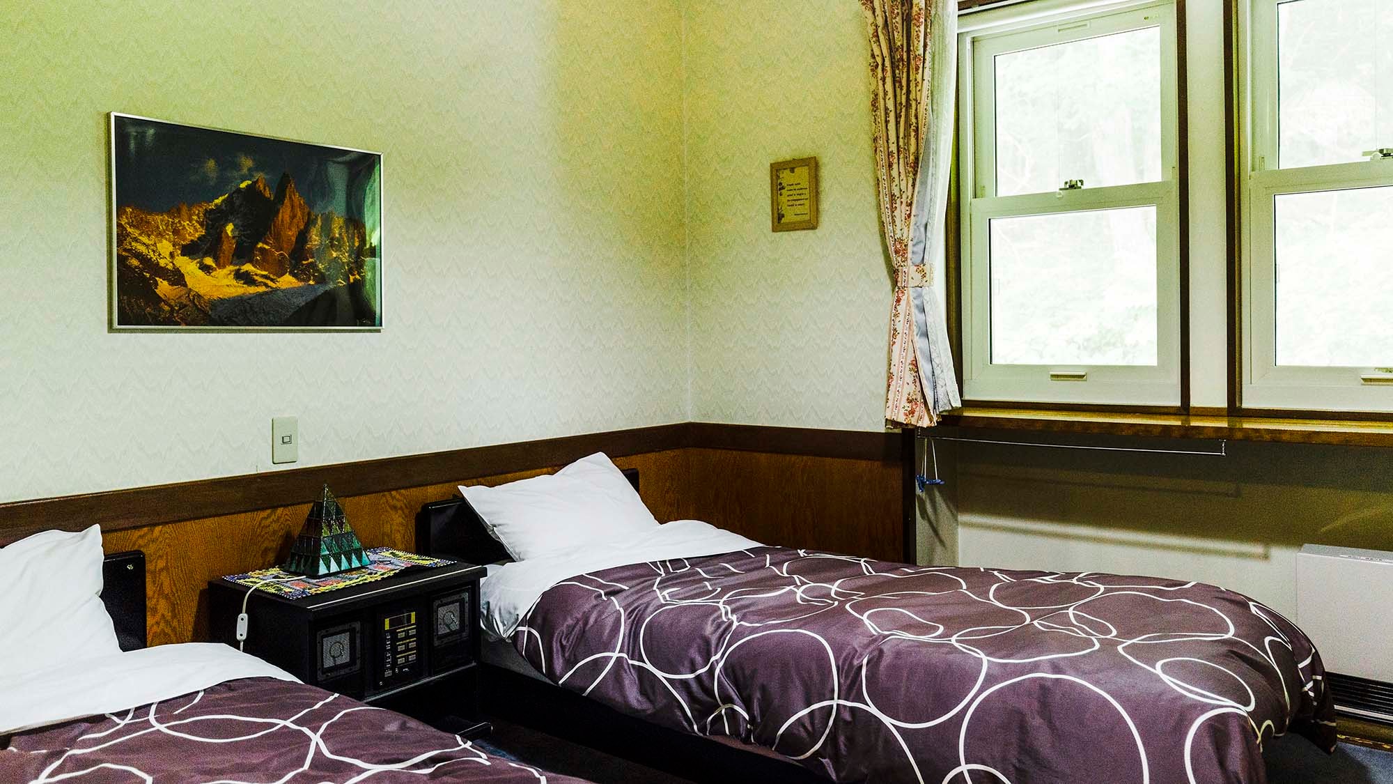 ・Twin room with bath: Relax in a room filled with the fresh breeze of Shirakaba Kogen.