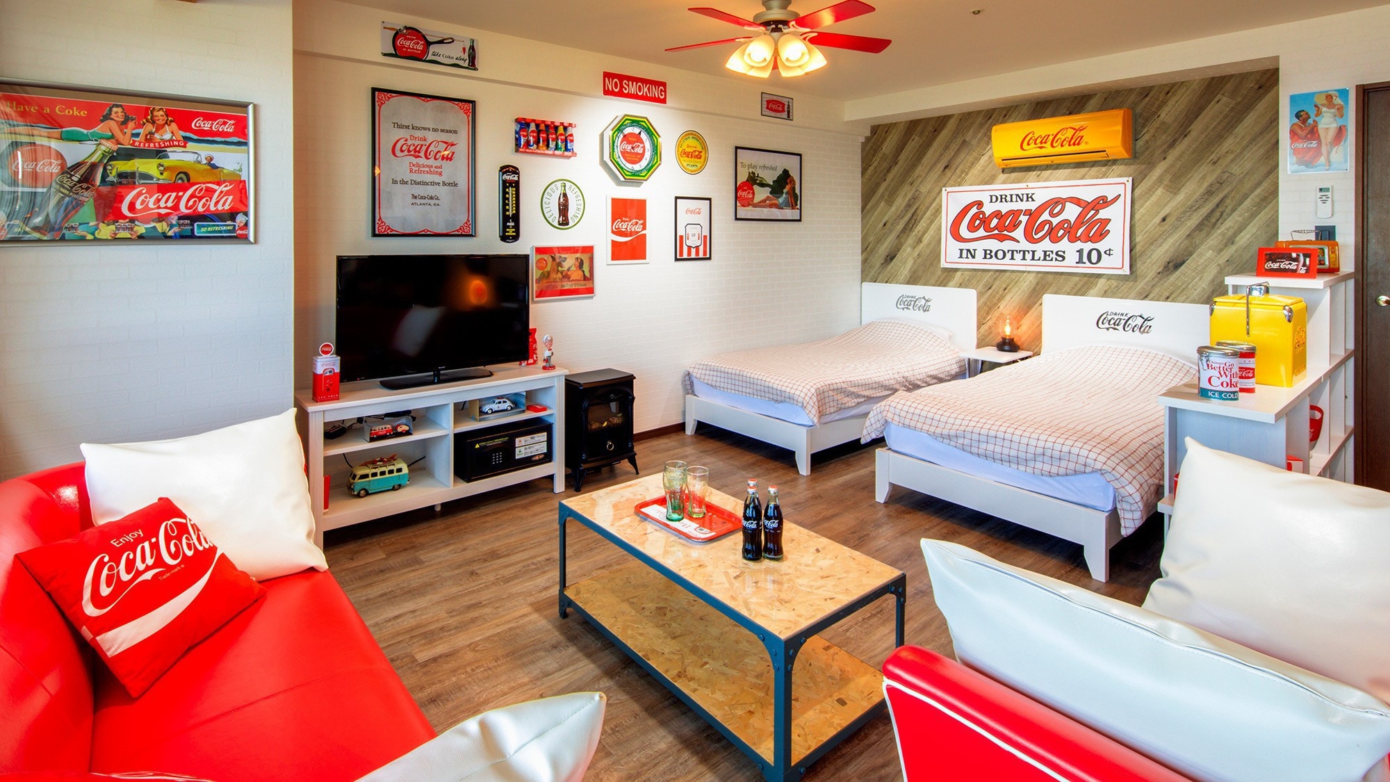 Coca-Cola Room Living room and bedroom