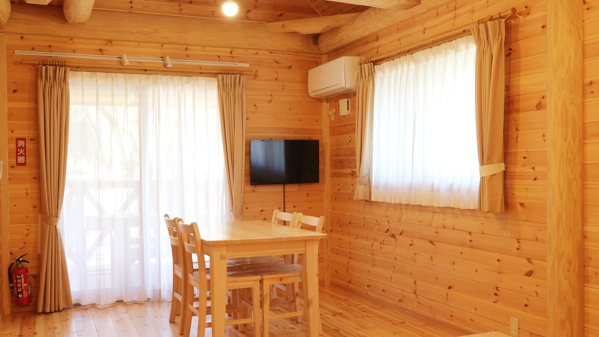 *[Cottage/1st floor] A relaxing space with the warmth of wood.