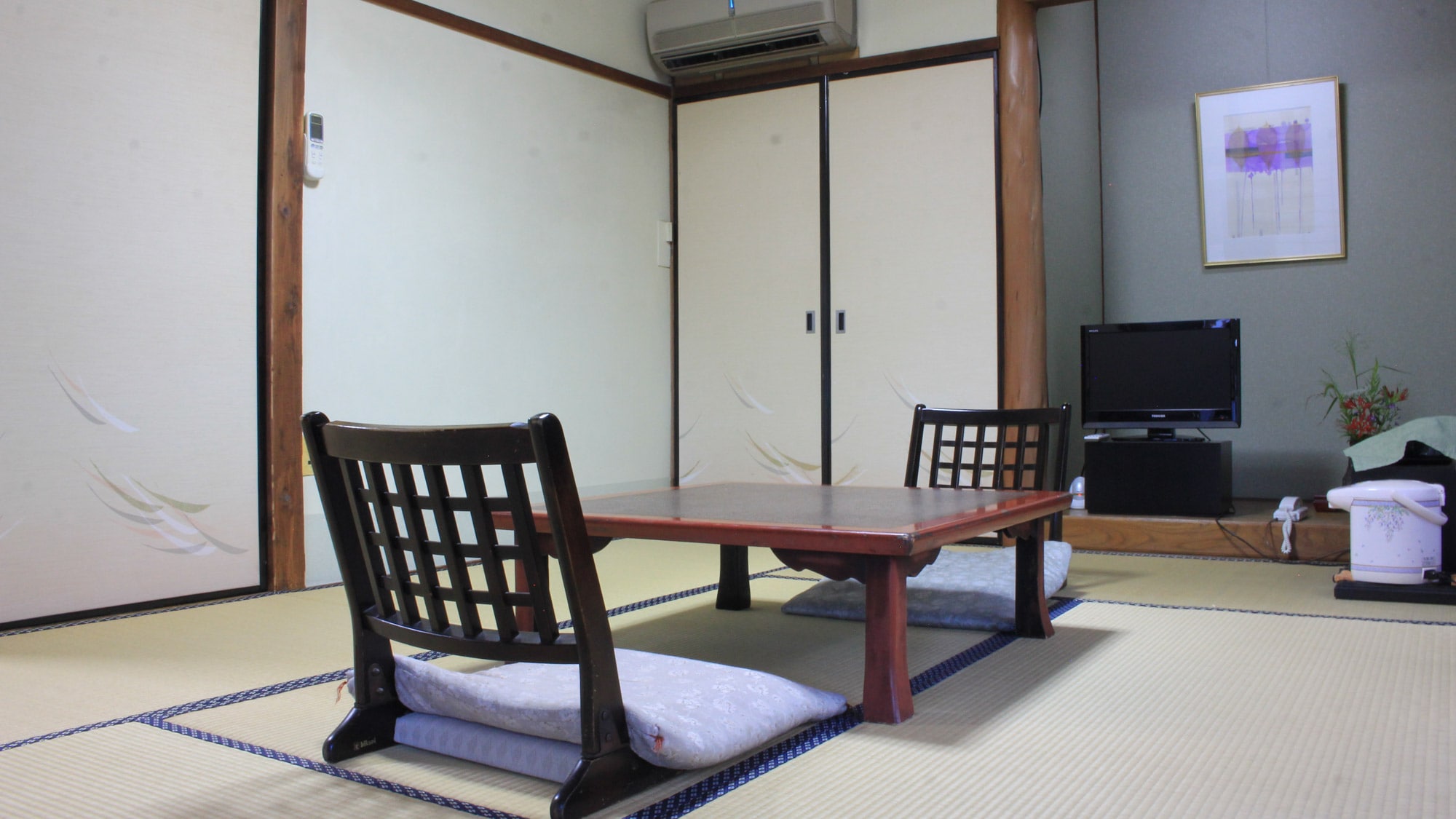 *Example of a guest room: Main room and next room, two rooms of approximately 15 tatami mats each