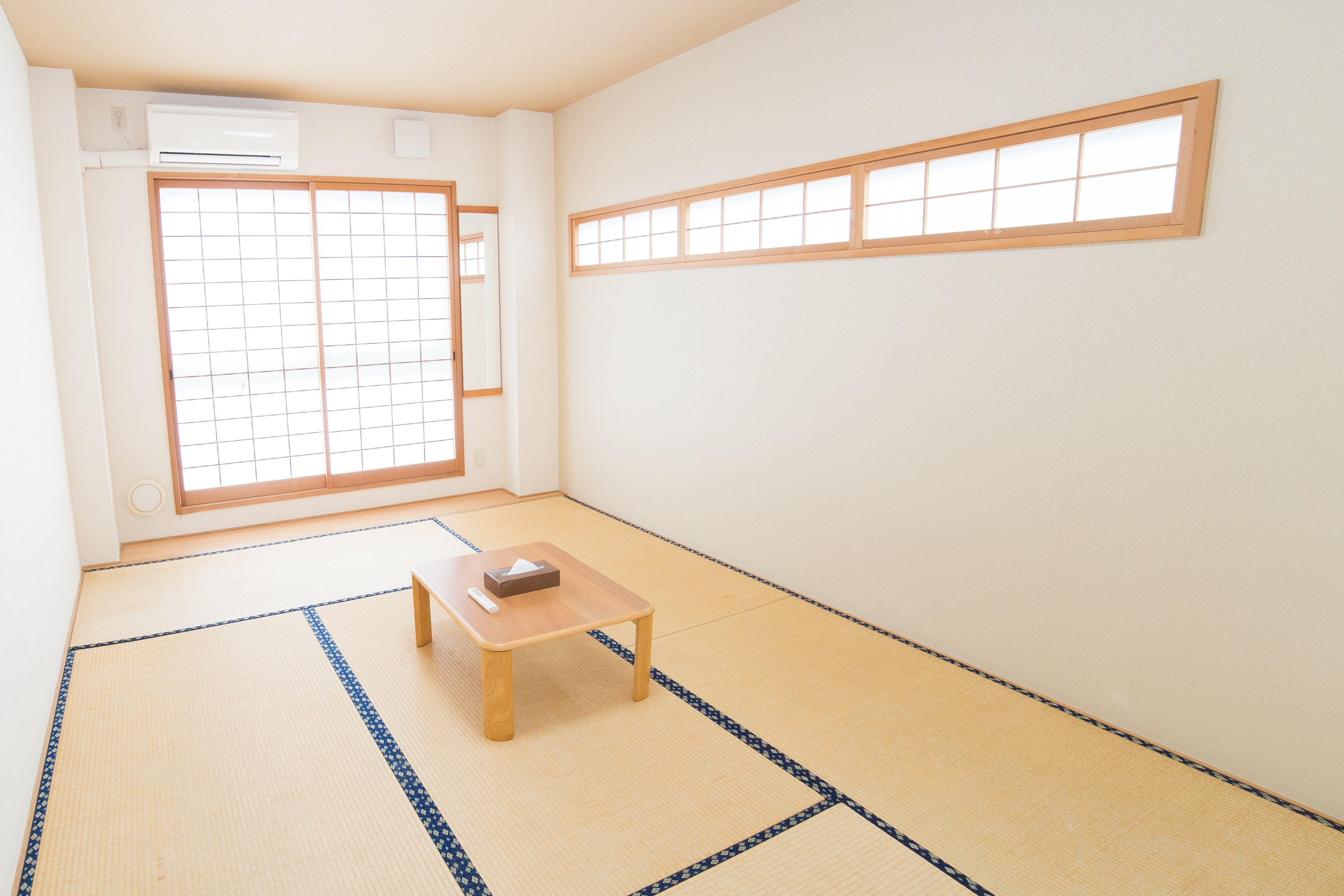 Japanese-style room
