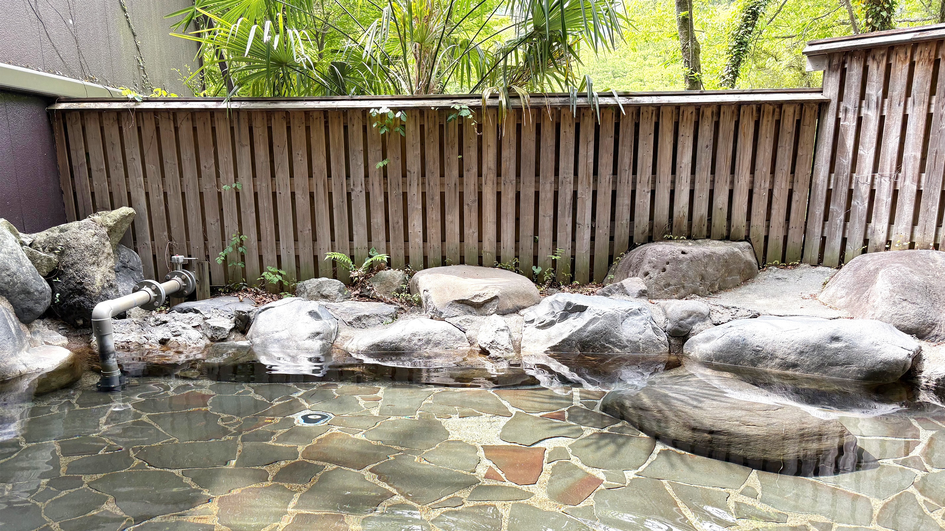 Open-air bath