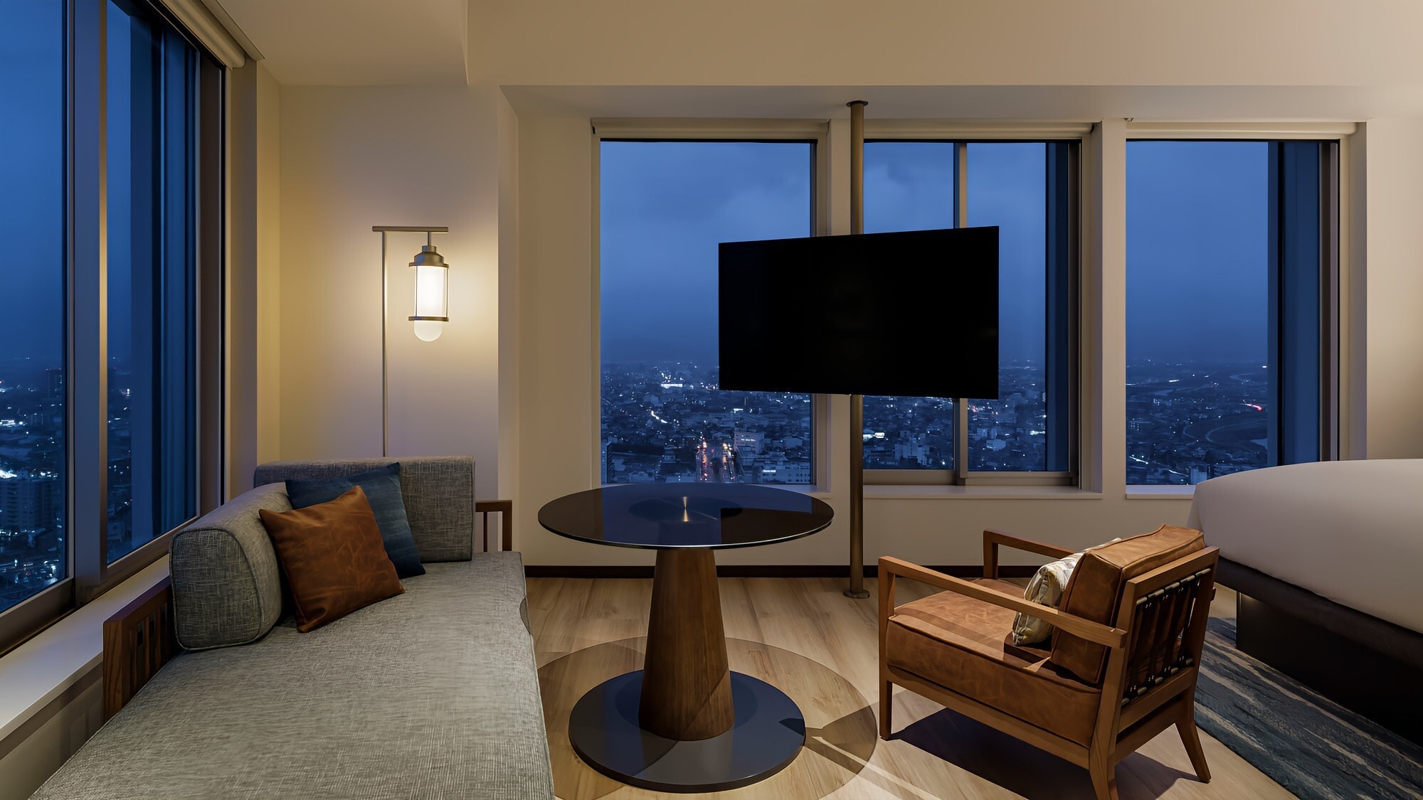 ■ Corner room: Enjoy the view from the large windows in this corner room.