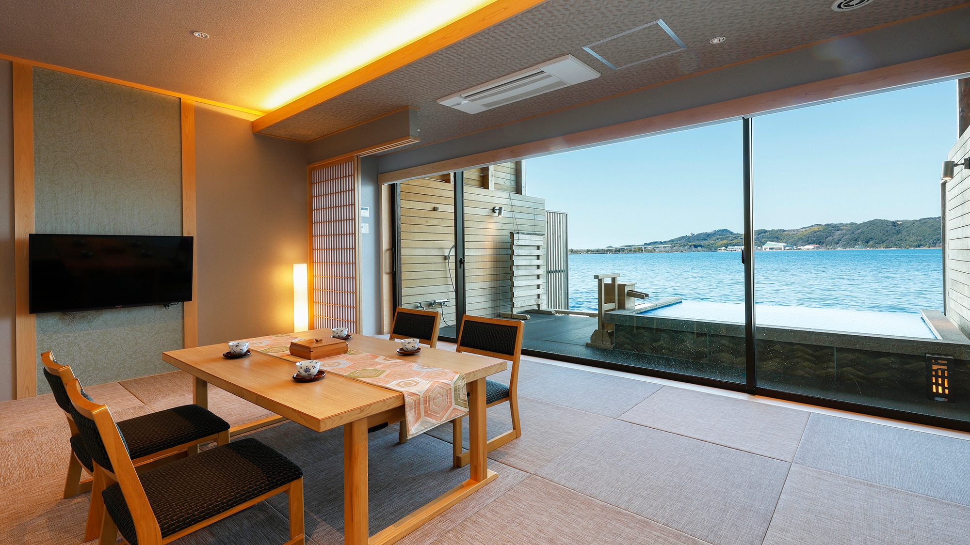 [Bizen 1 - Phòng kiểu Nhật rộng 15 tatami] Cảnh đẹp được chiếu mỗi giờ.