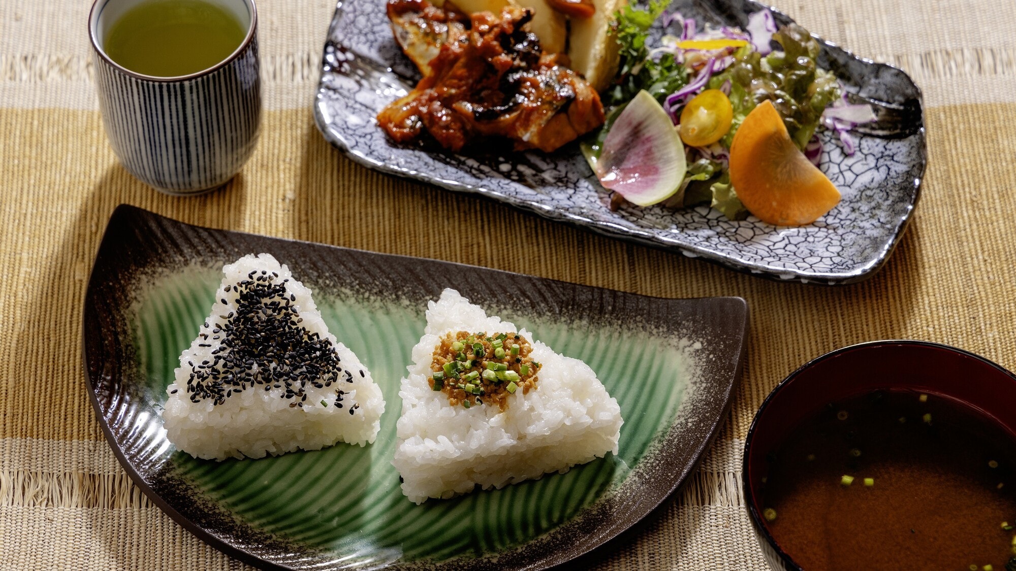 [Bữa sáng] Ví dụ về cách sắp xếp cơm nắm