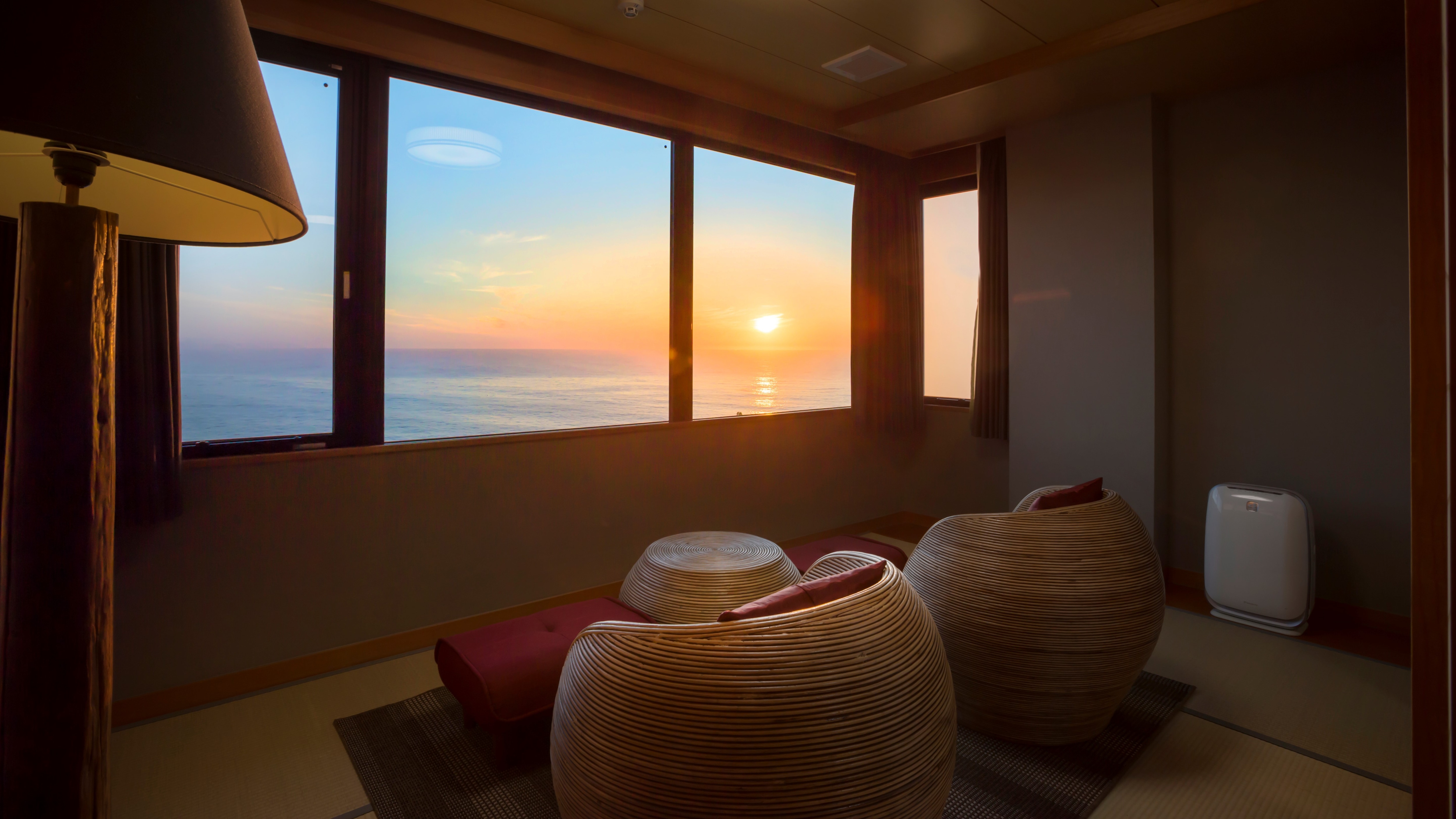 [Top floor special room "Tenku"] Enjoy the spectacular ocean view and the evening view over the Sea of Japan.