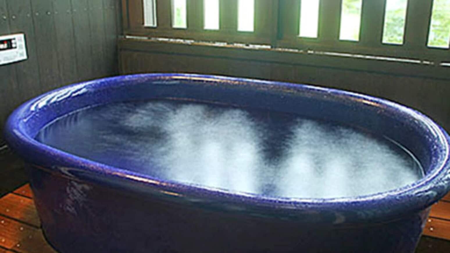 Open-air bath guest room: Satoyama scenery from the Shigaraki ware bath ...