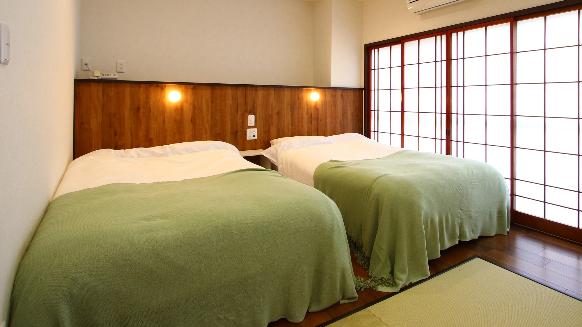 *Japanese-Western room with 12 tatami mats. Sleep soundly in a semi-double Simmons bed. Wake up refreshed in the morning sunlight.