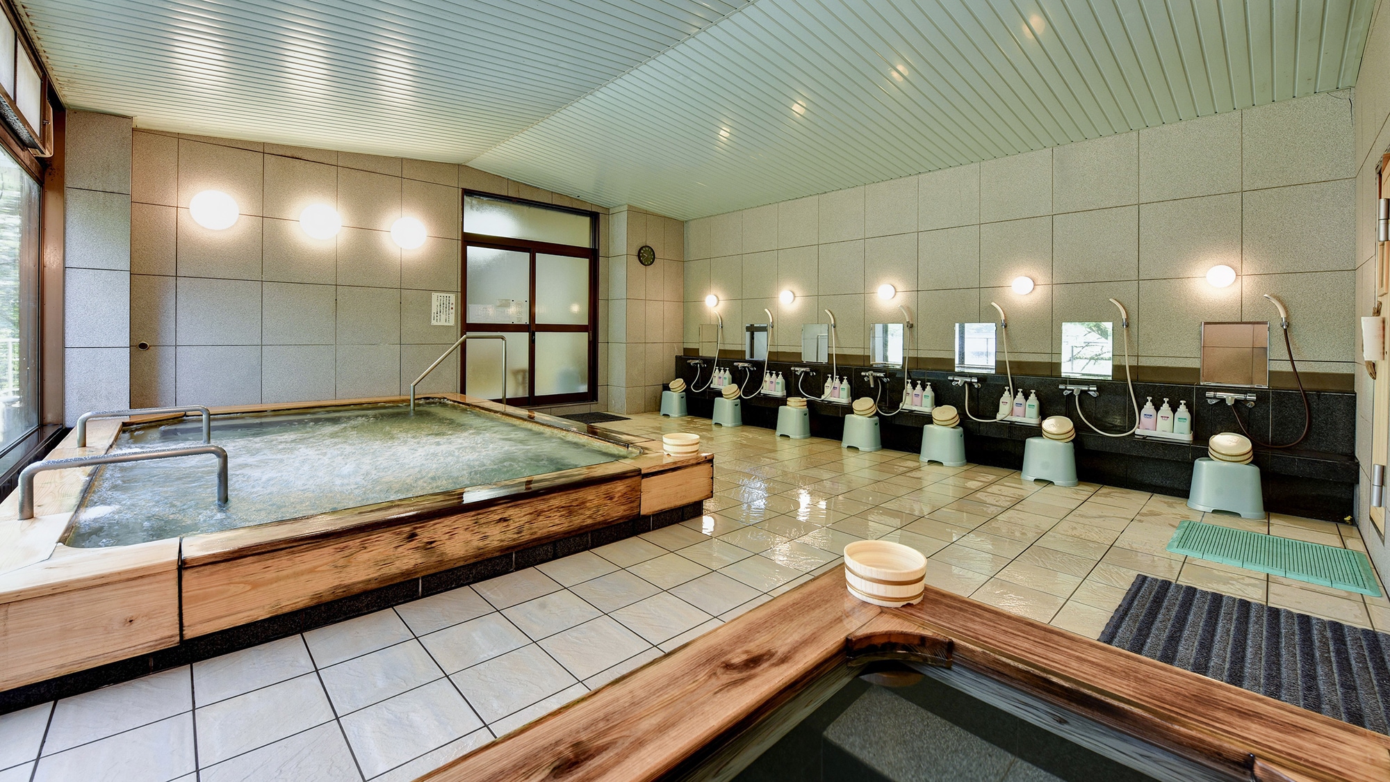 *Large public bath on the 1st floor. Cypress hot spring bath