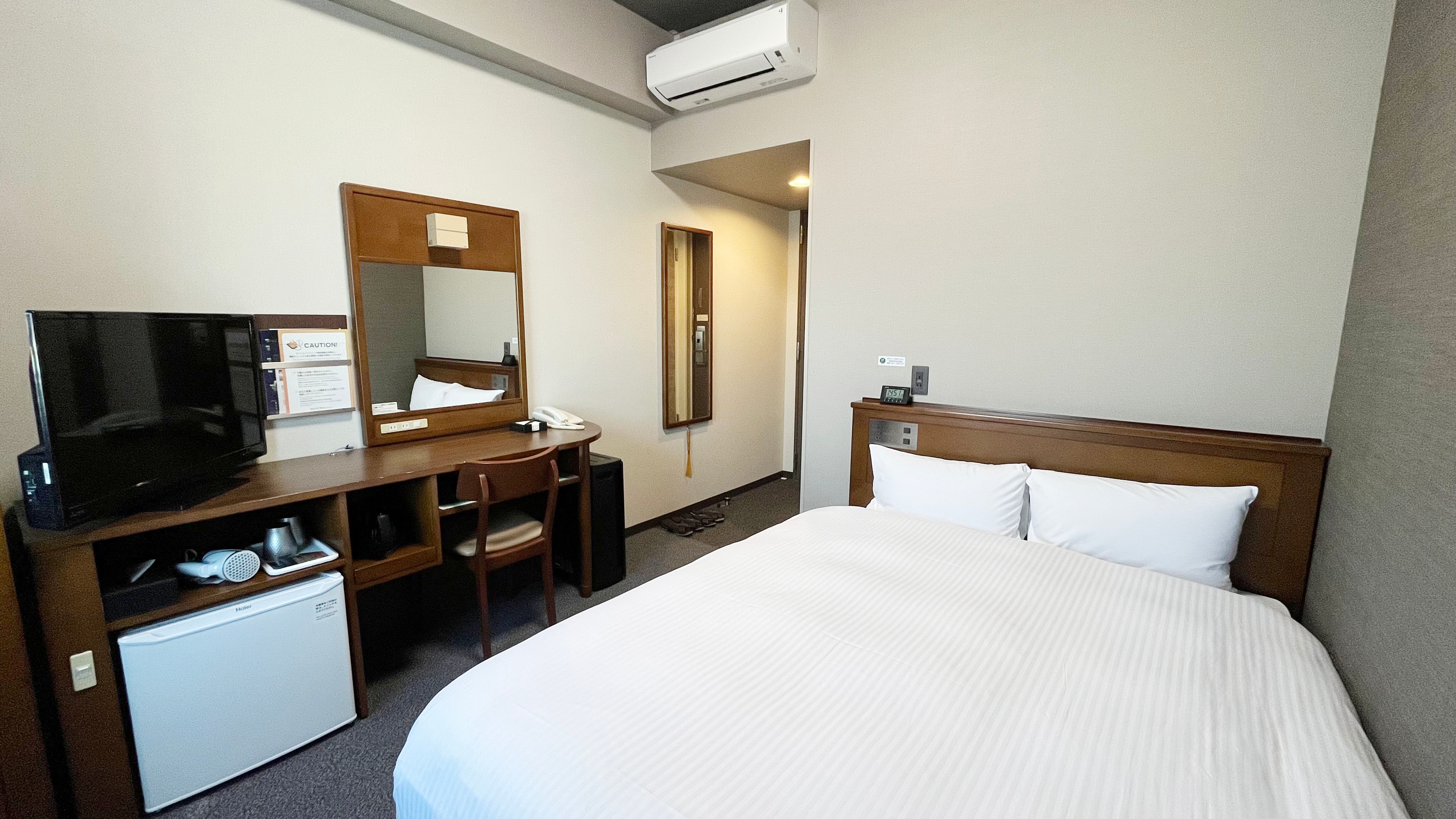 Semi-double room