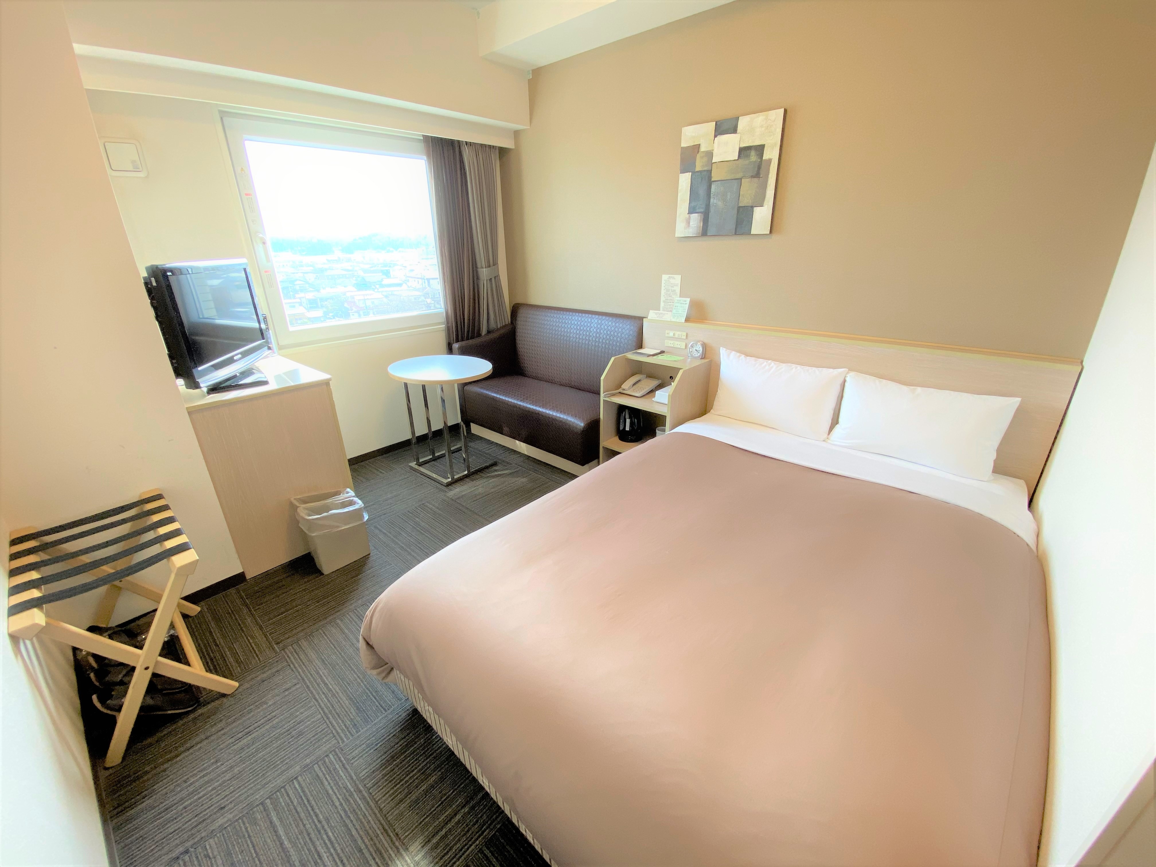 Standard semi-double room