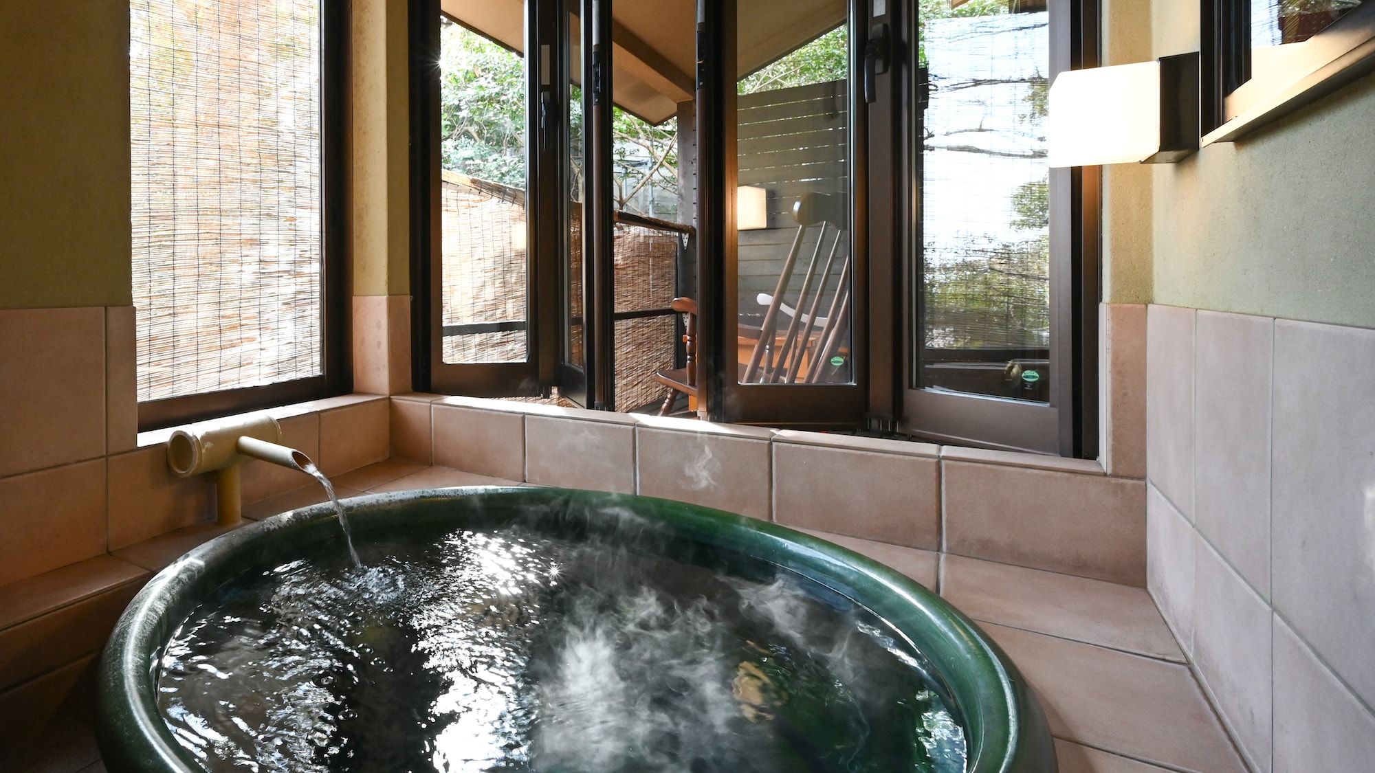 Japanese-Western style room (8 tatami mats + double room) Semi-open-air bath in the guest room