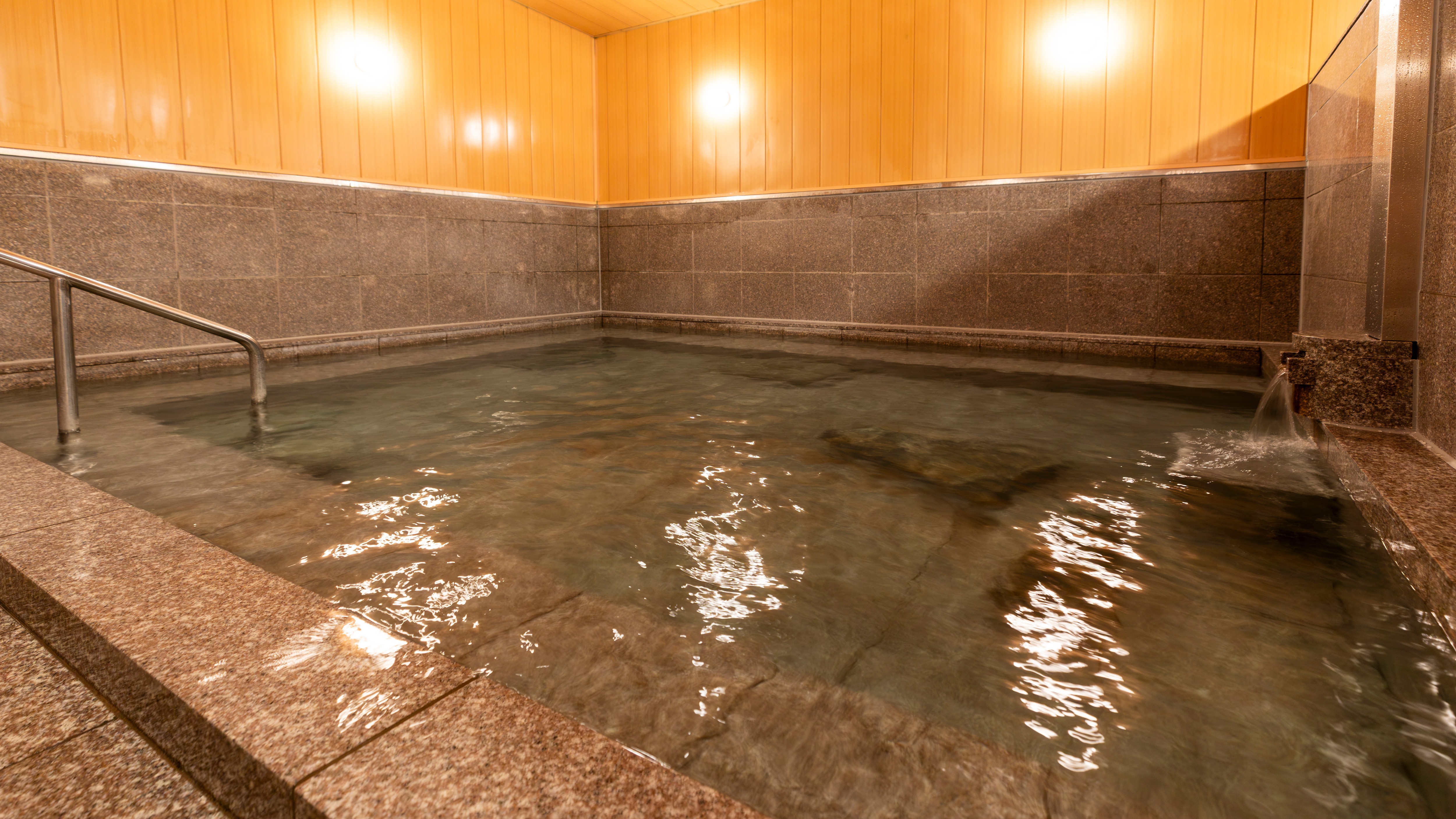 Large public bath (men's bath)
