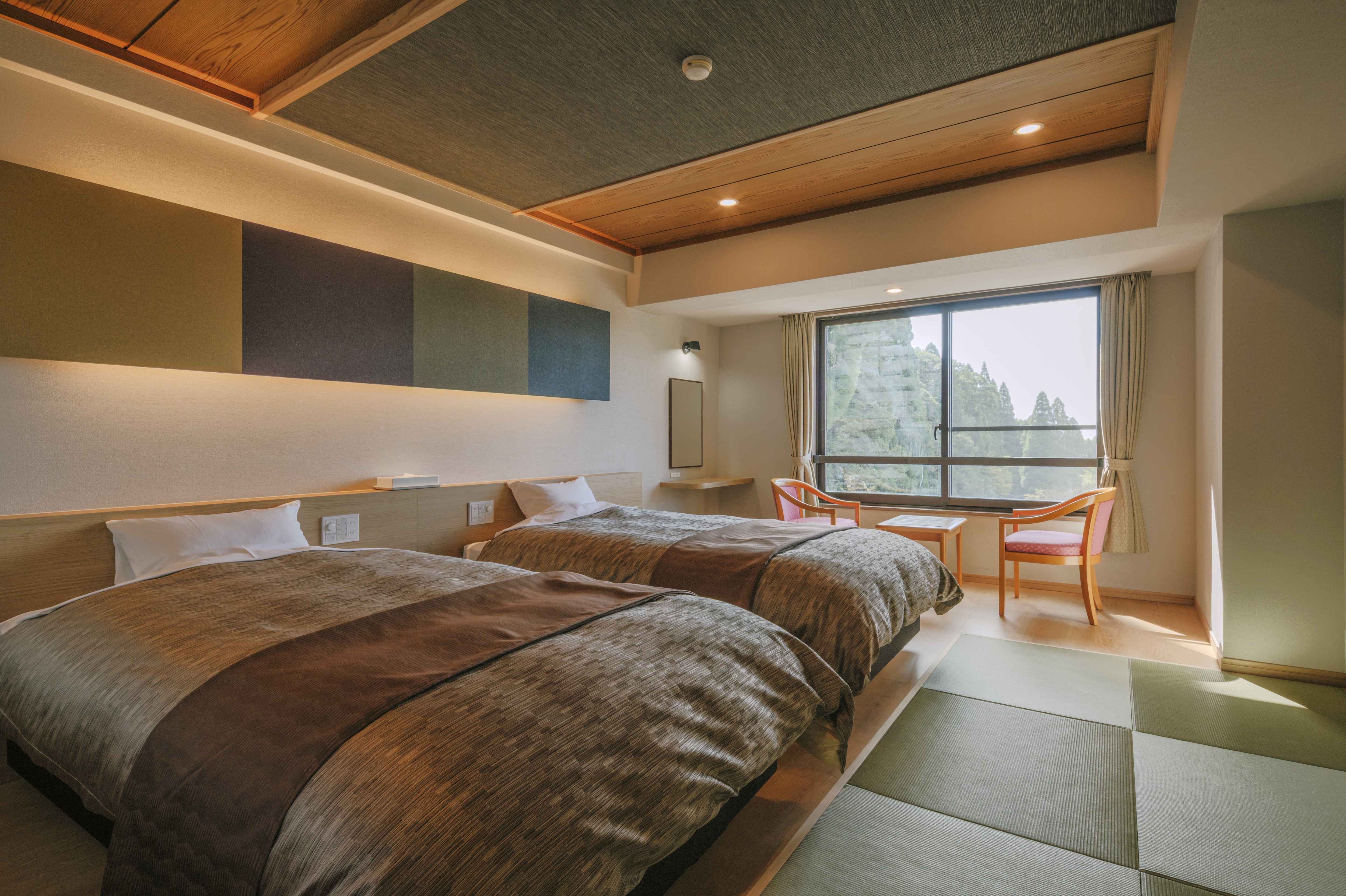 Contoh kamar kembar bergaya Jepang-modern di Sayap Timur.