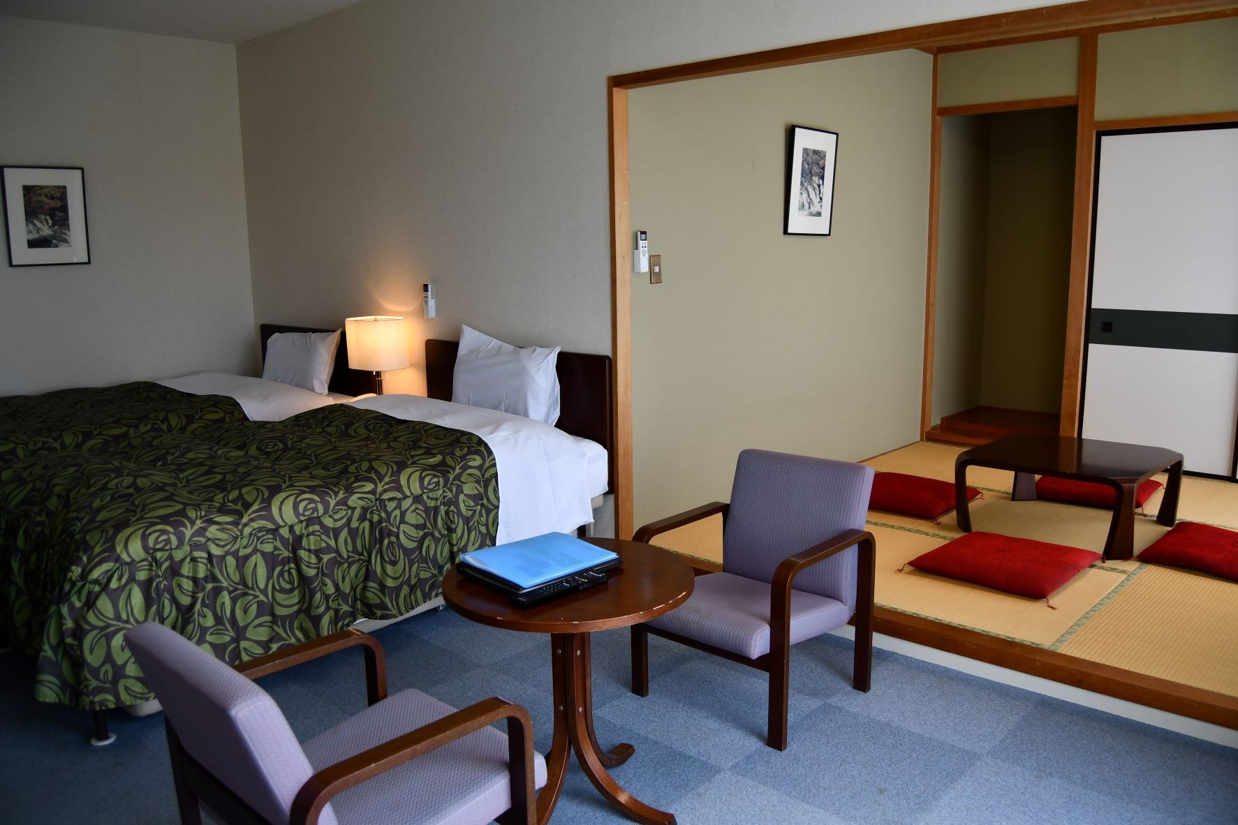 Japanese-Western style room