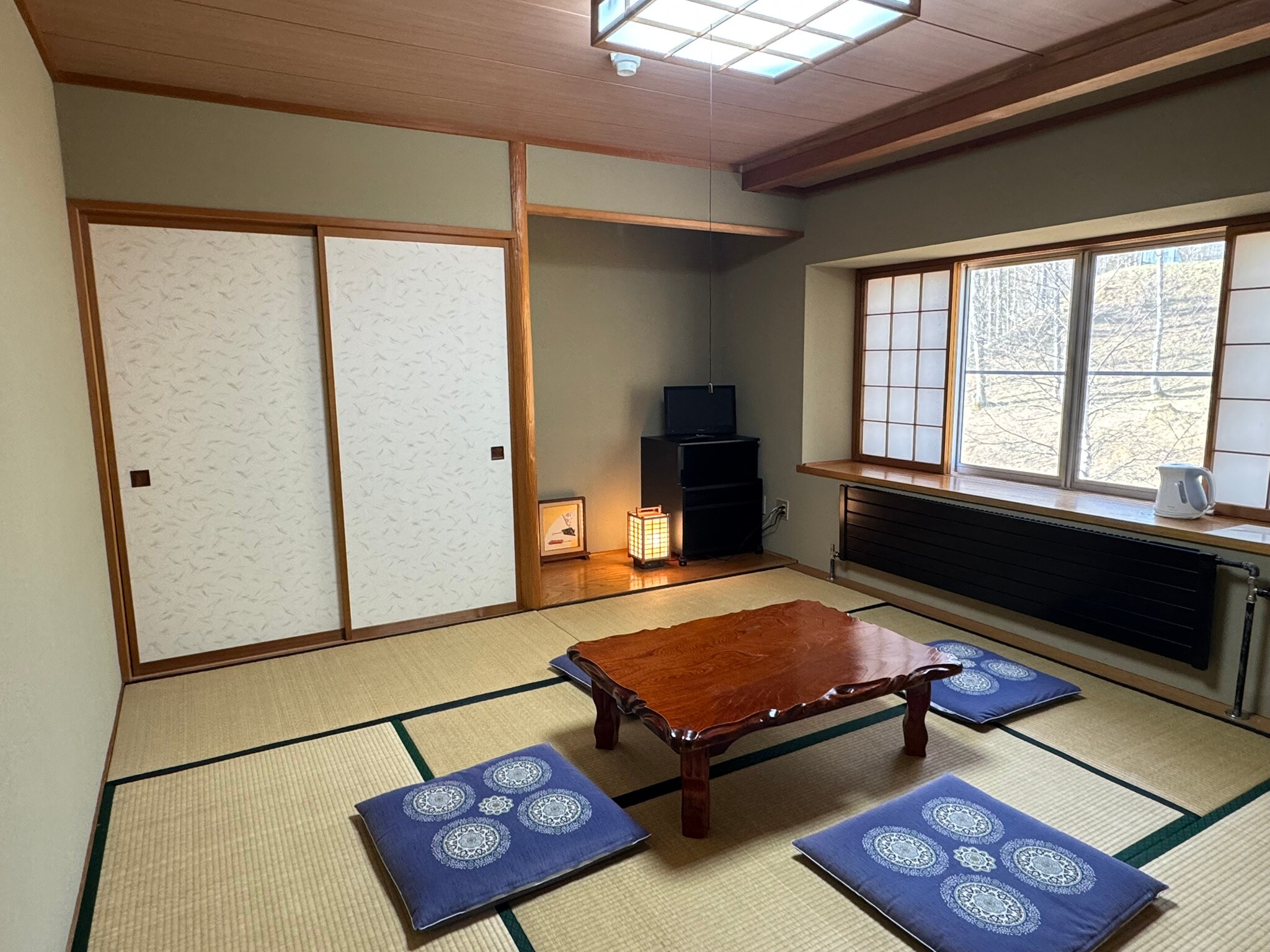 Japanese-style room