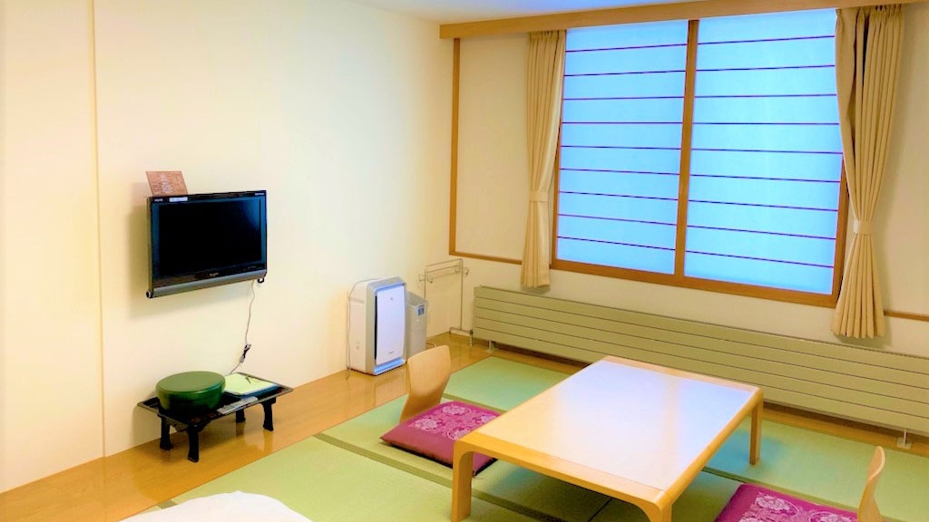 [Kamar bergaya Jepang (10 tikar tatami)] Ini adalah ruang yang nyaman. Memiliki waktu yang indah dan tak terlupakan