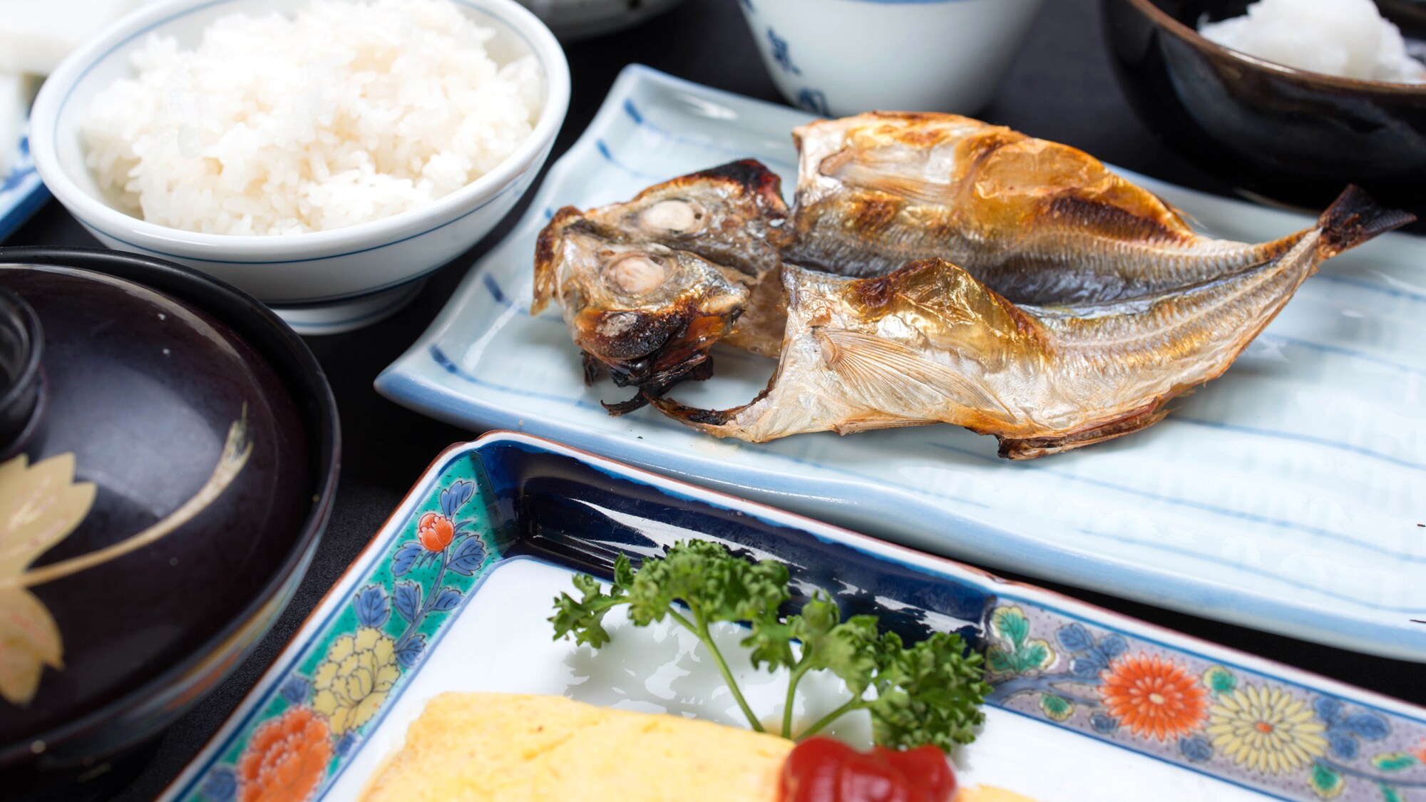 * [Contoh sarapan] Ikan kering khas Numazu, diselesaikan dengan hati-hati satu per satu oleh pengrajin yang terampil.