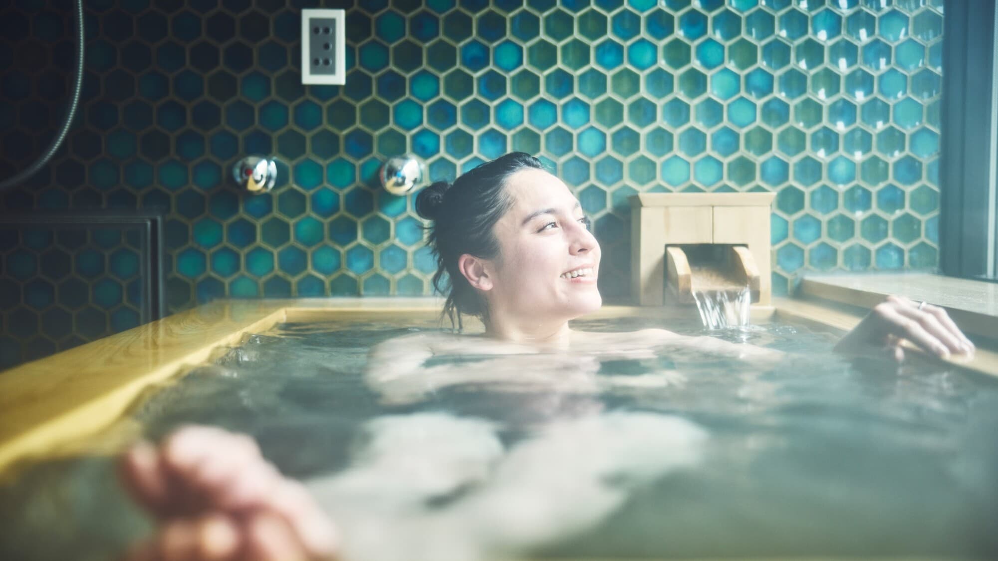 Private hot spring (image)