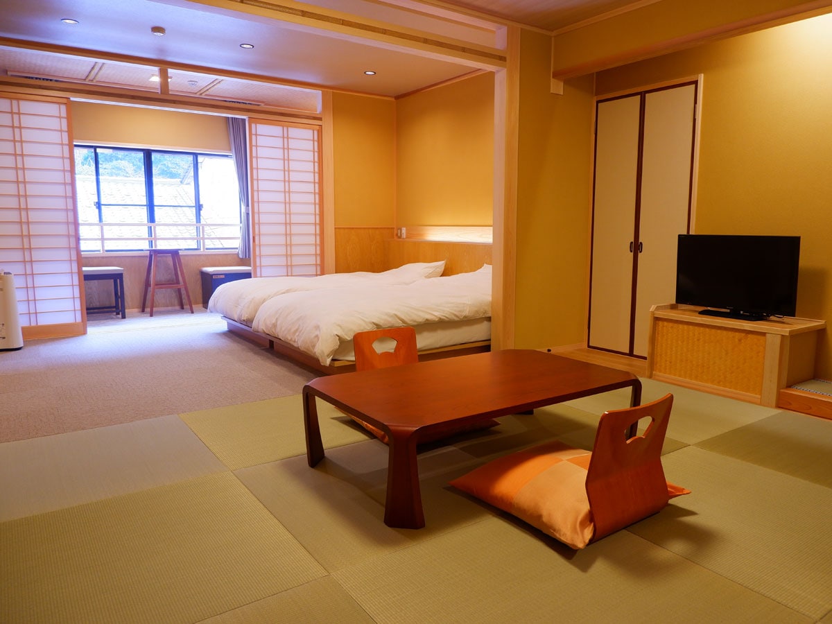 Japanese-Western style room (1 room)