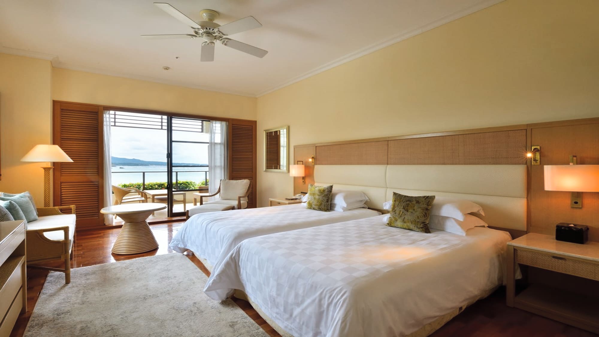 ห้องดีลักซ์ เนเชอรัล โอเชียน ฟรอนต์ ชั้น 2/36 ตร.ม