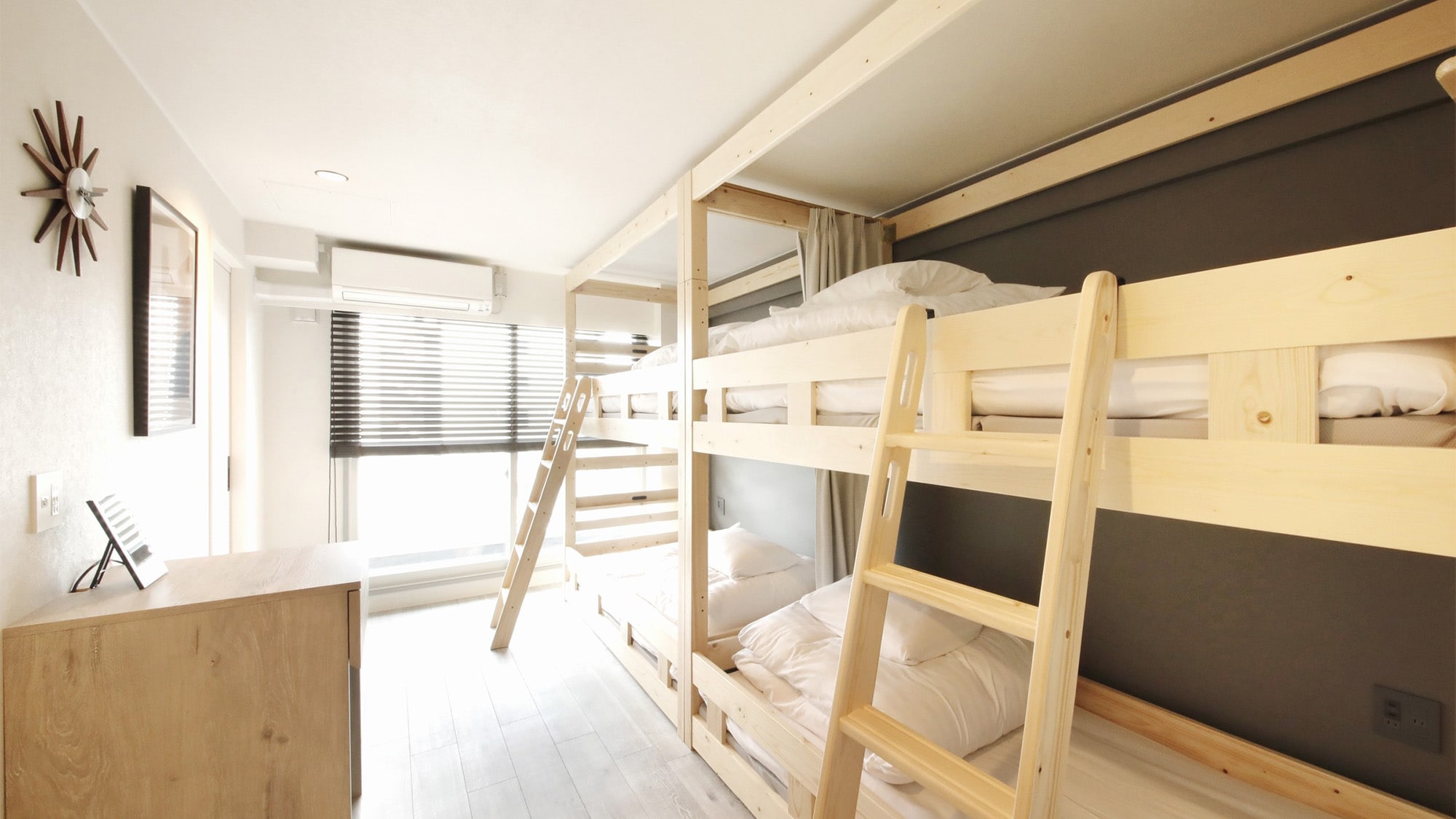 ・[Group Room] A room with bunk beds that can accommodate up to 4 people.