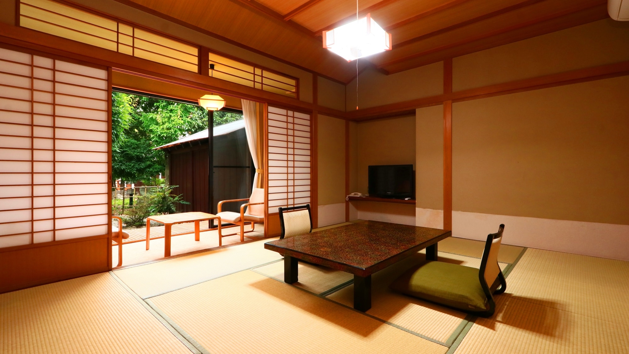 ◆ Private Hinoki open-air bath ◆ Guest room + spacious veranda