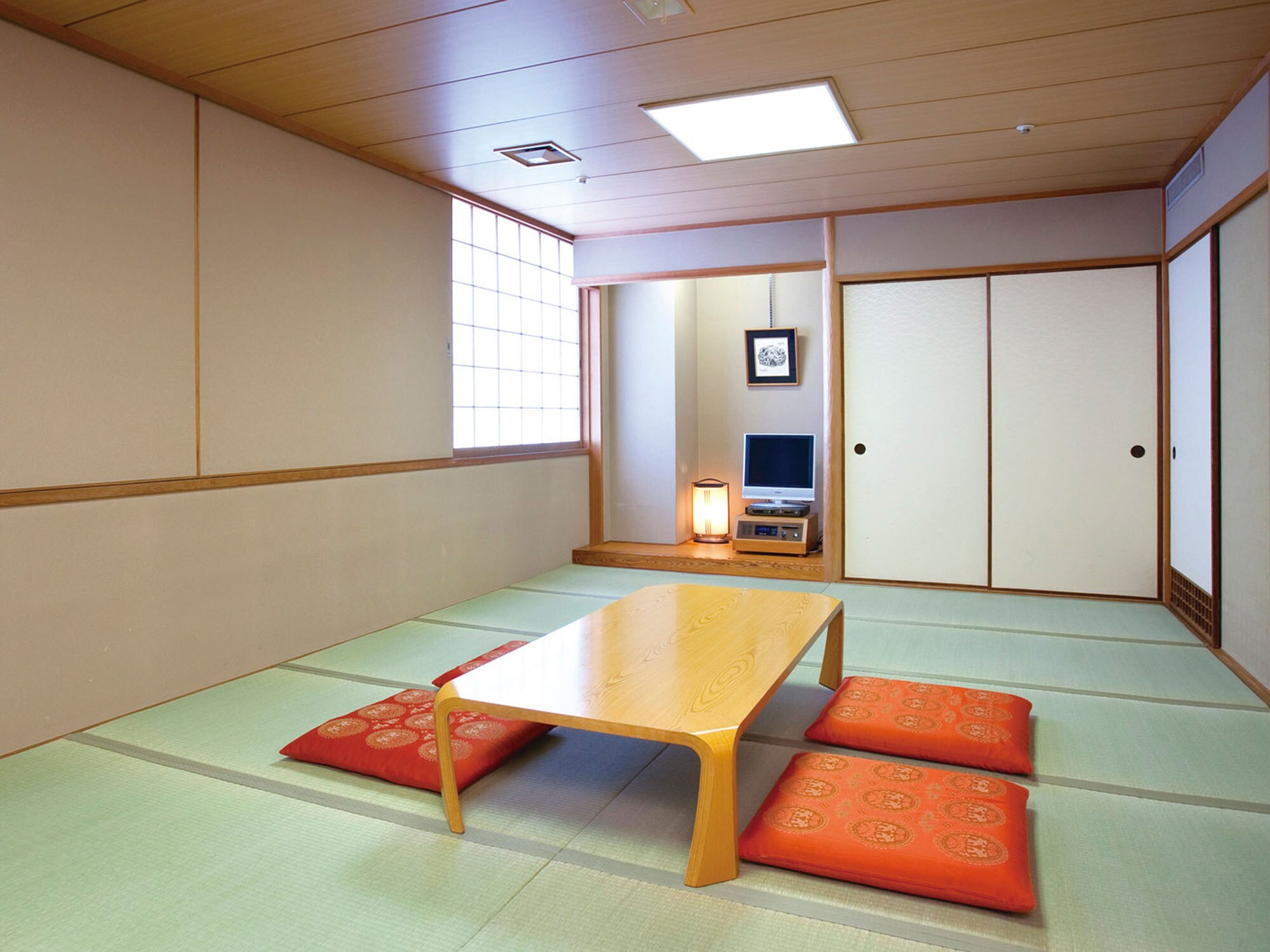 [Japanese-style room 14 tatami mats]