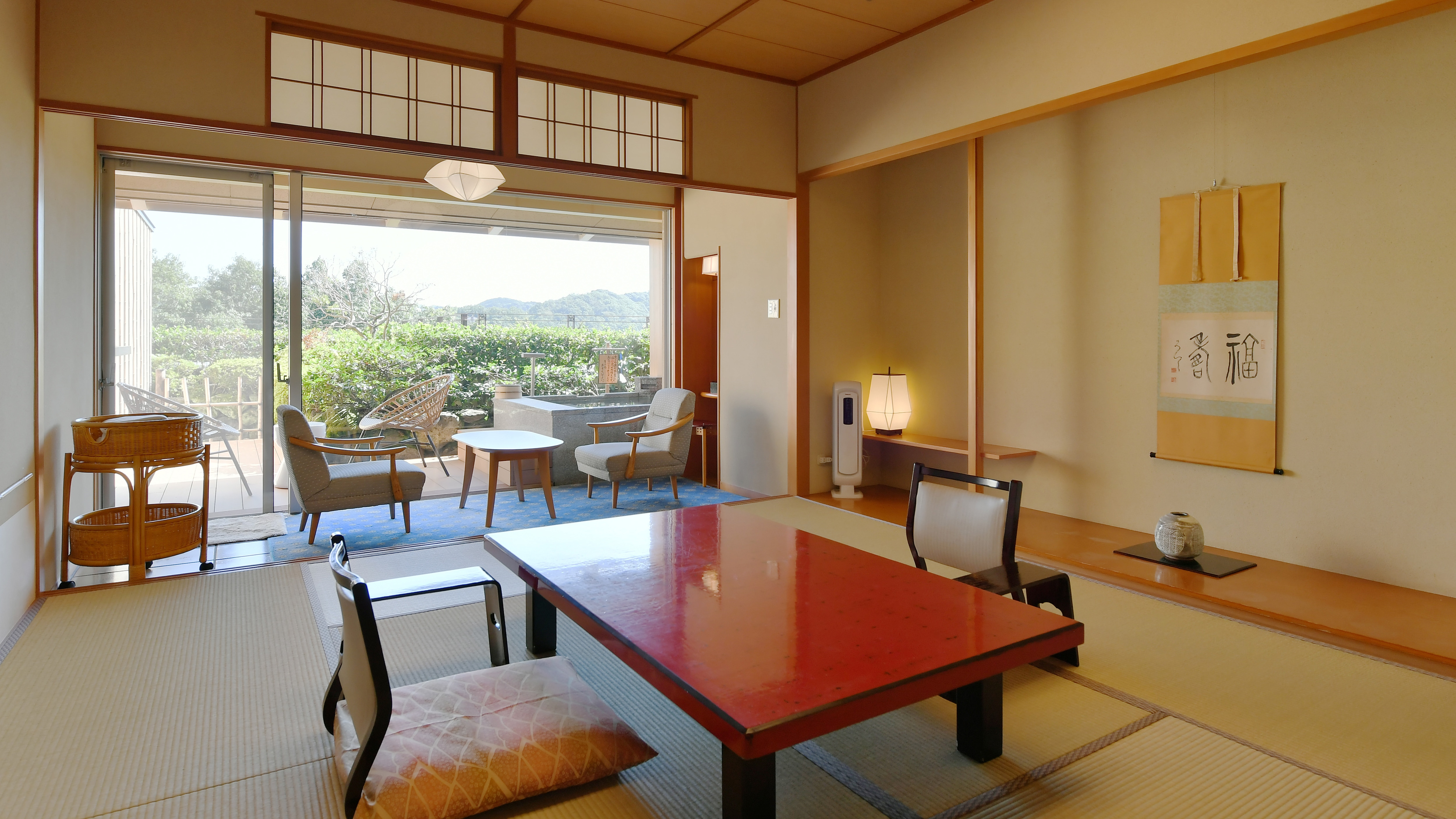 Japanese-style room with 10 tatami mats and an open-air bath (hot spring: circulating filtration type)
