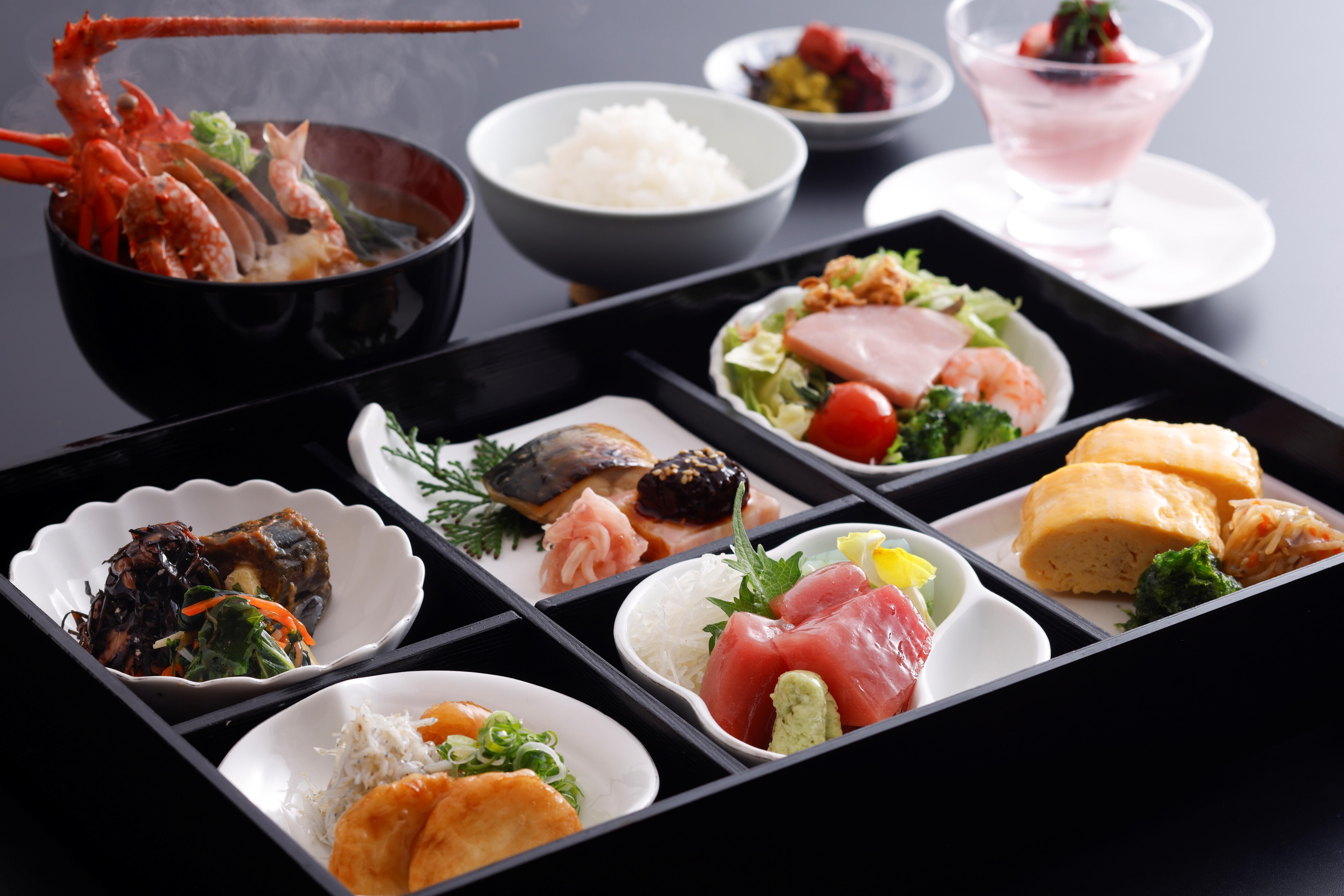 Breakfast (Japanese set meal)