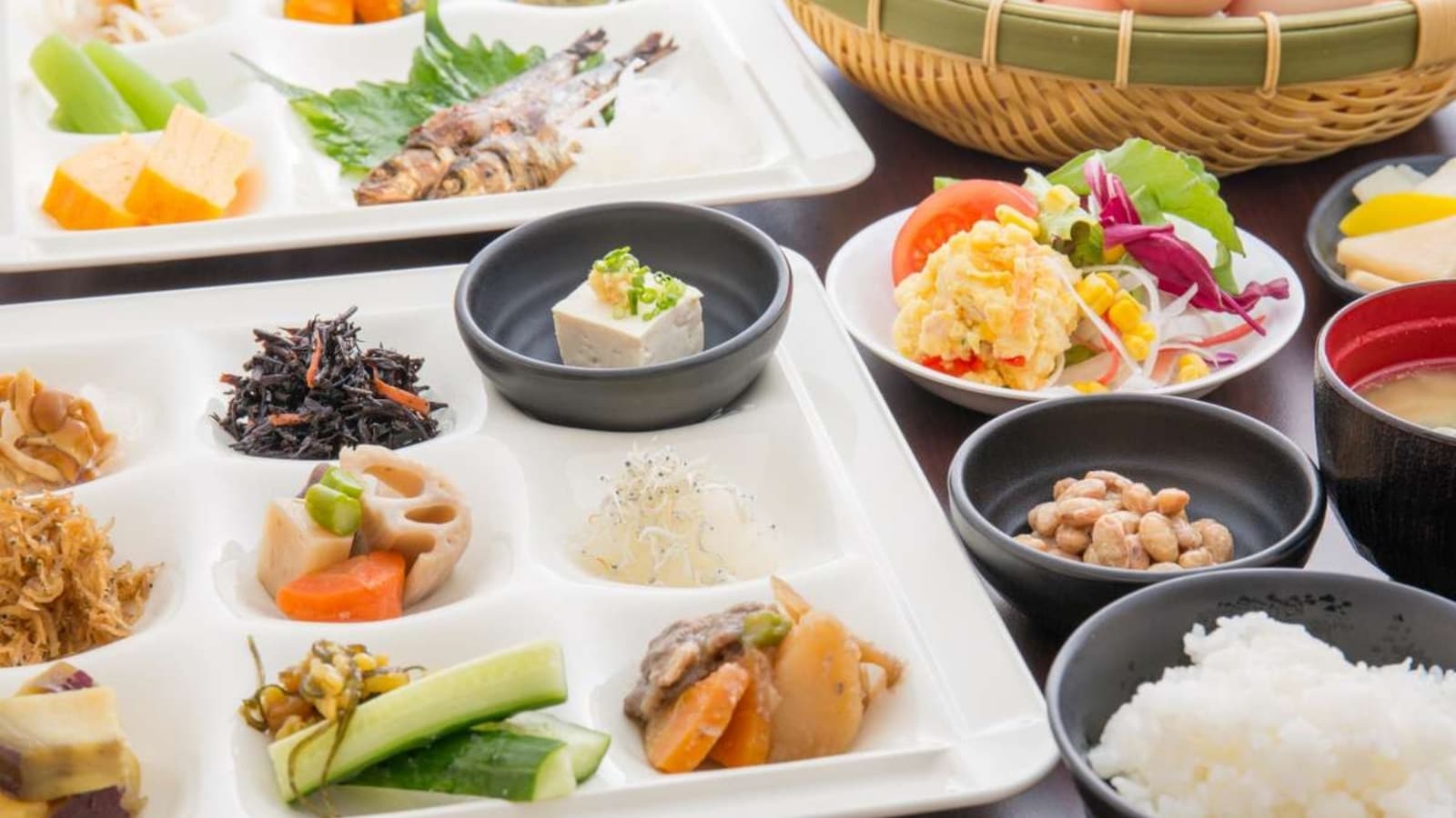 조식 뷔페 예 (일식)